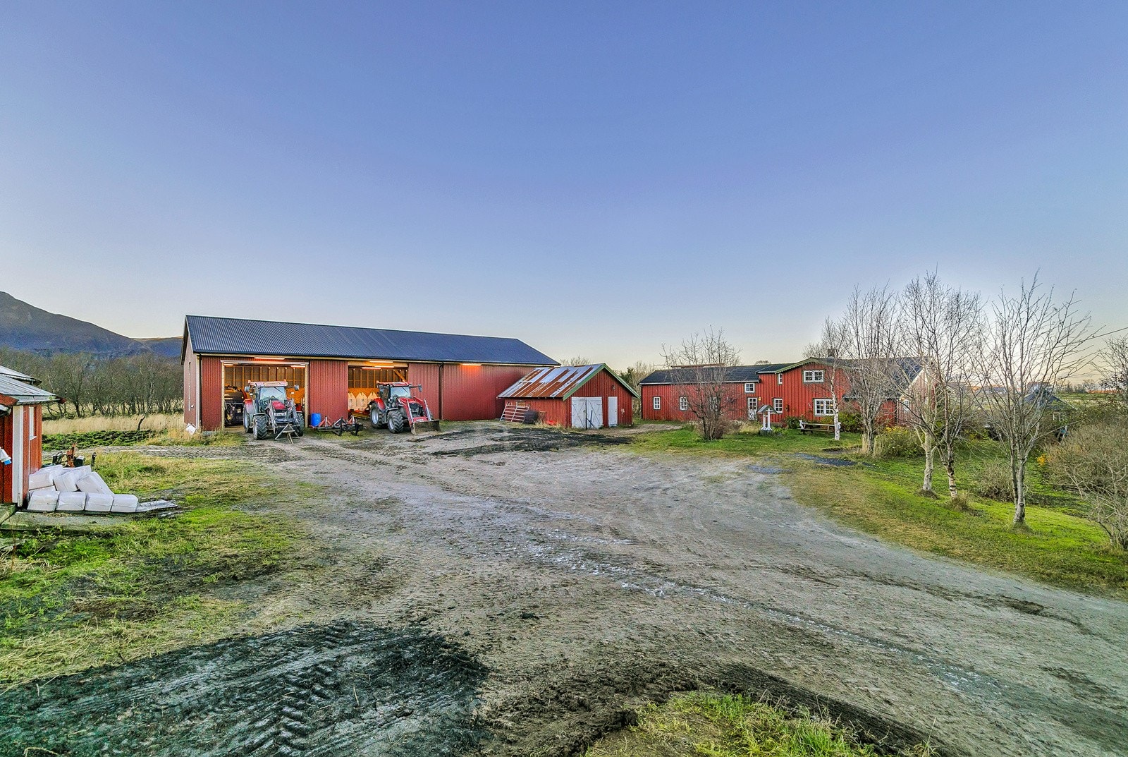Gårdstun Galleribilde