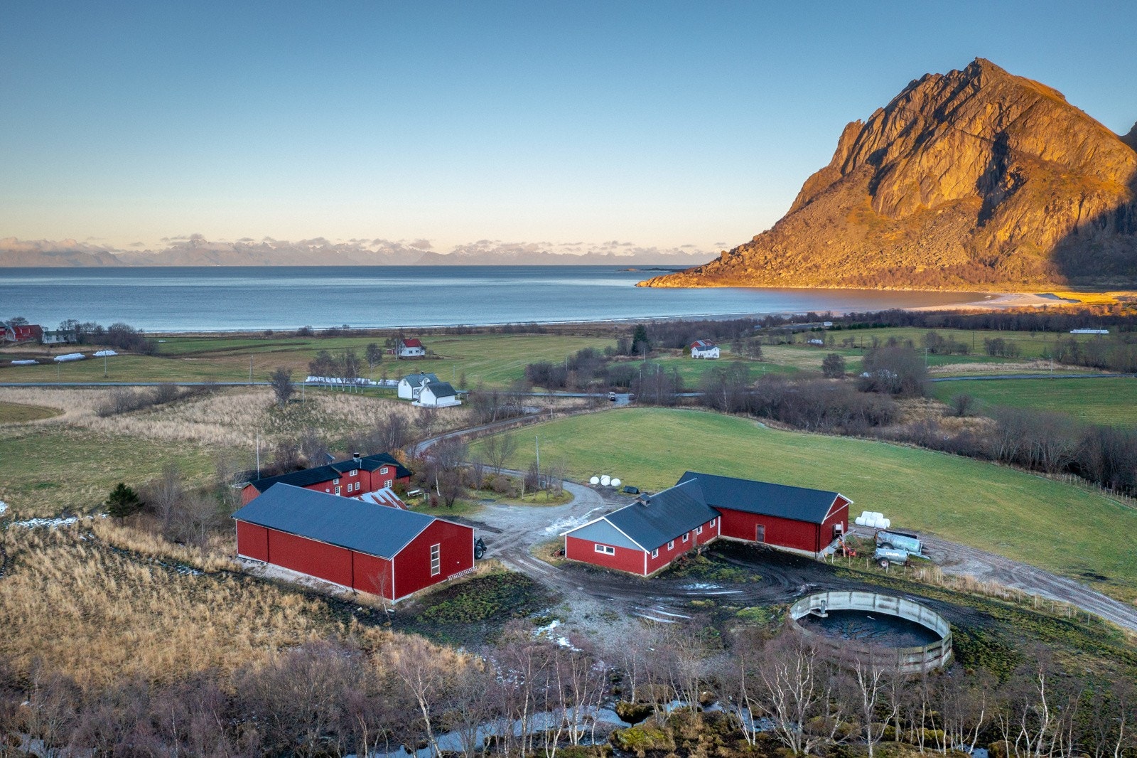 Gårdstun Galleribilde