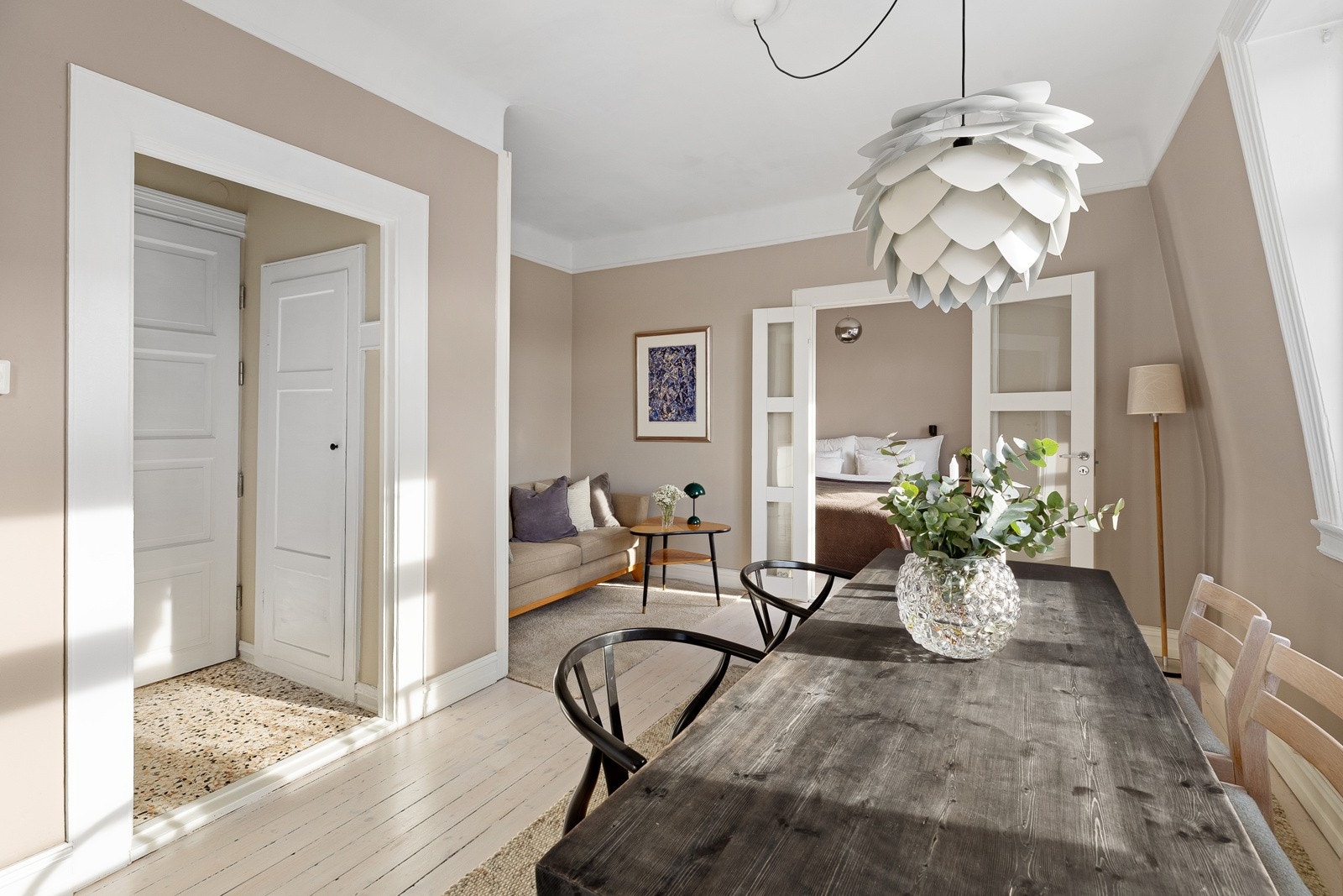 Leiligheten har ingen gjenboere noe som sikrer en rolig, skjermet følelse. Galleribilde