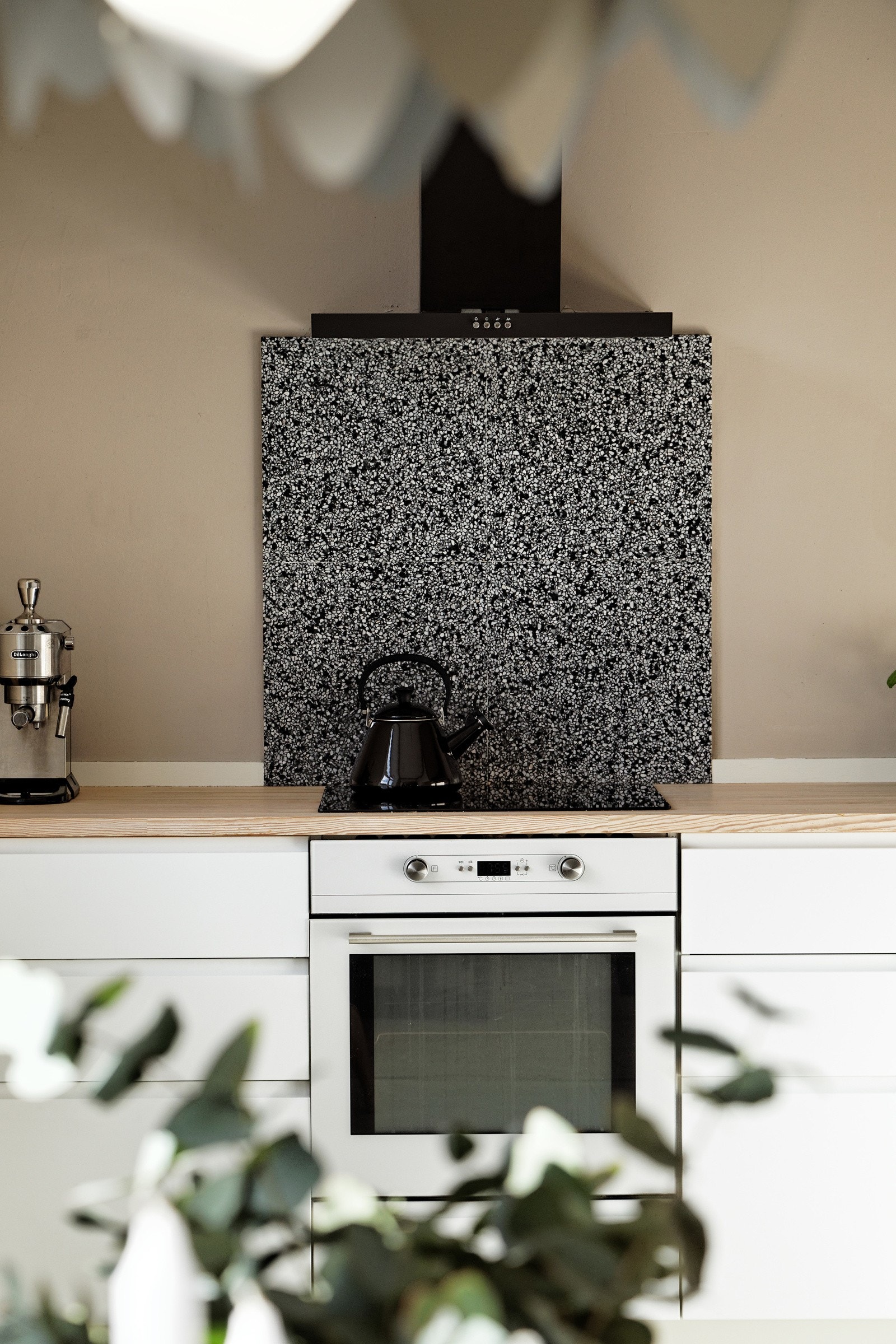 Leiligheten ligger i øverste etasje uten direkte innsyn. 3.etg. Galleribilde