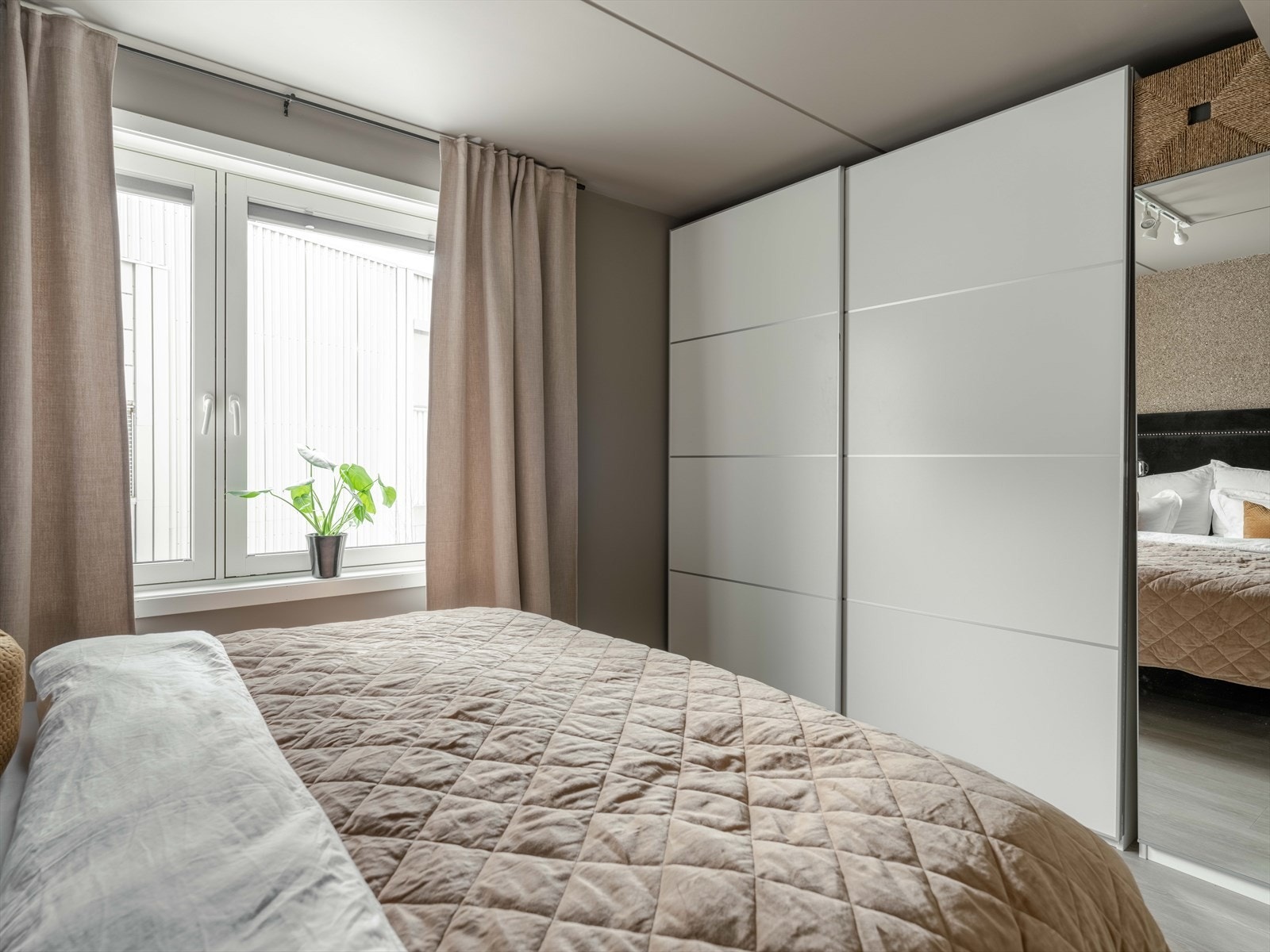 Massevis av skapplass. Galleribilde