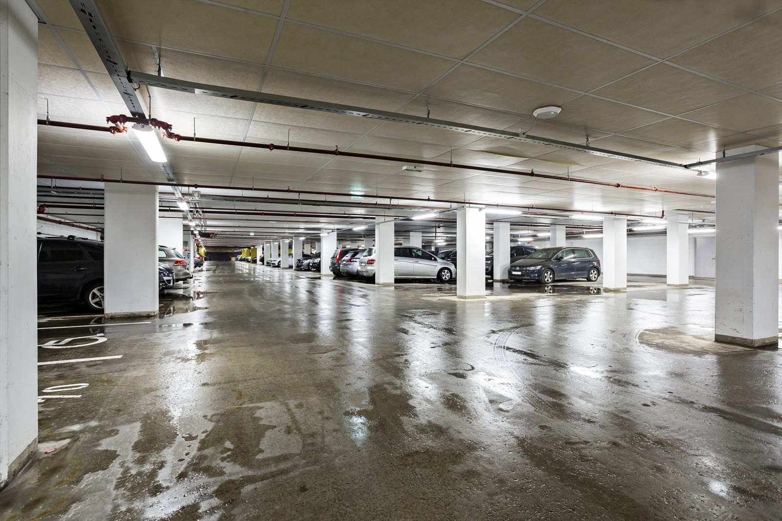 Felles garasjeanlegg hvor det er mulig å kjøpe parkeringsplass. Galleribilde