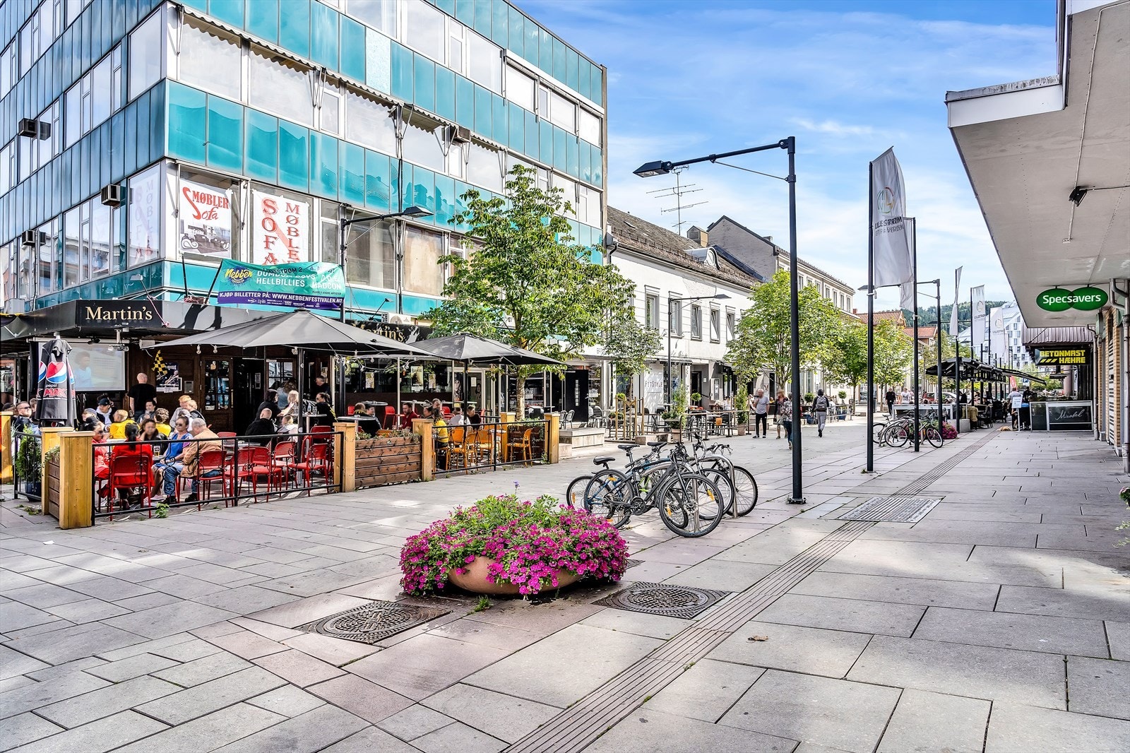 Sentrum av Lillestrøm er kun noen få minutters gangavstand fra leiligheten. Galleribilde