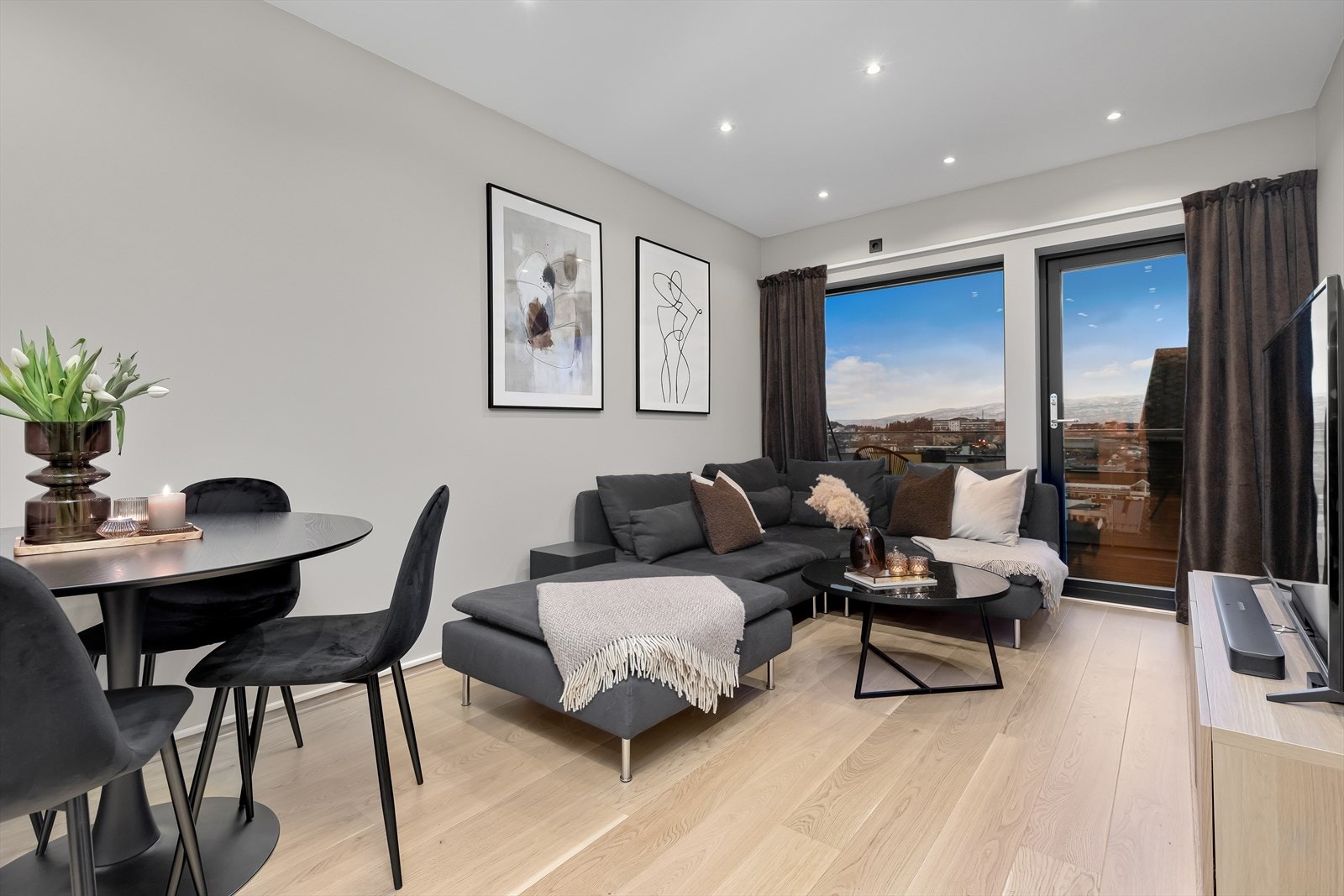 Leiligheten har god standard fra byggeår. Galleribilde