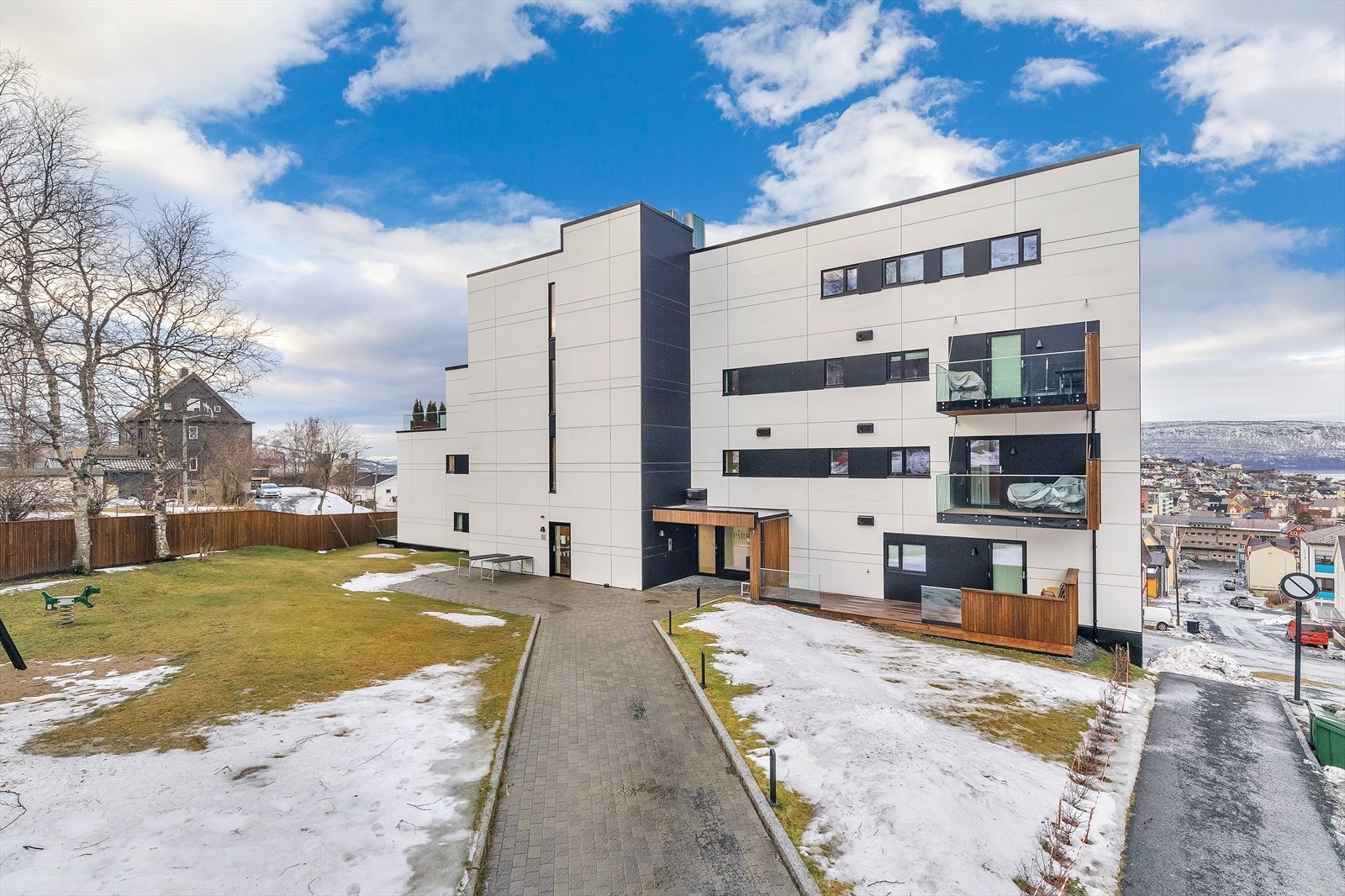 Fint inngangsparti til leiligheten Galleribilde