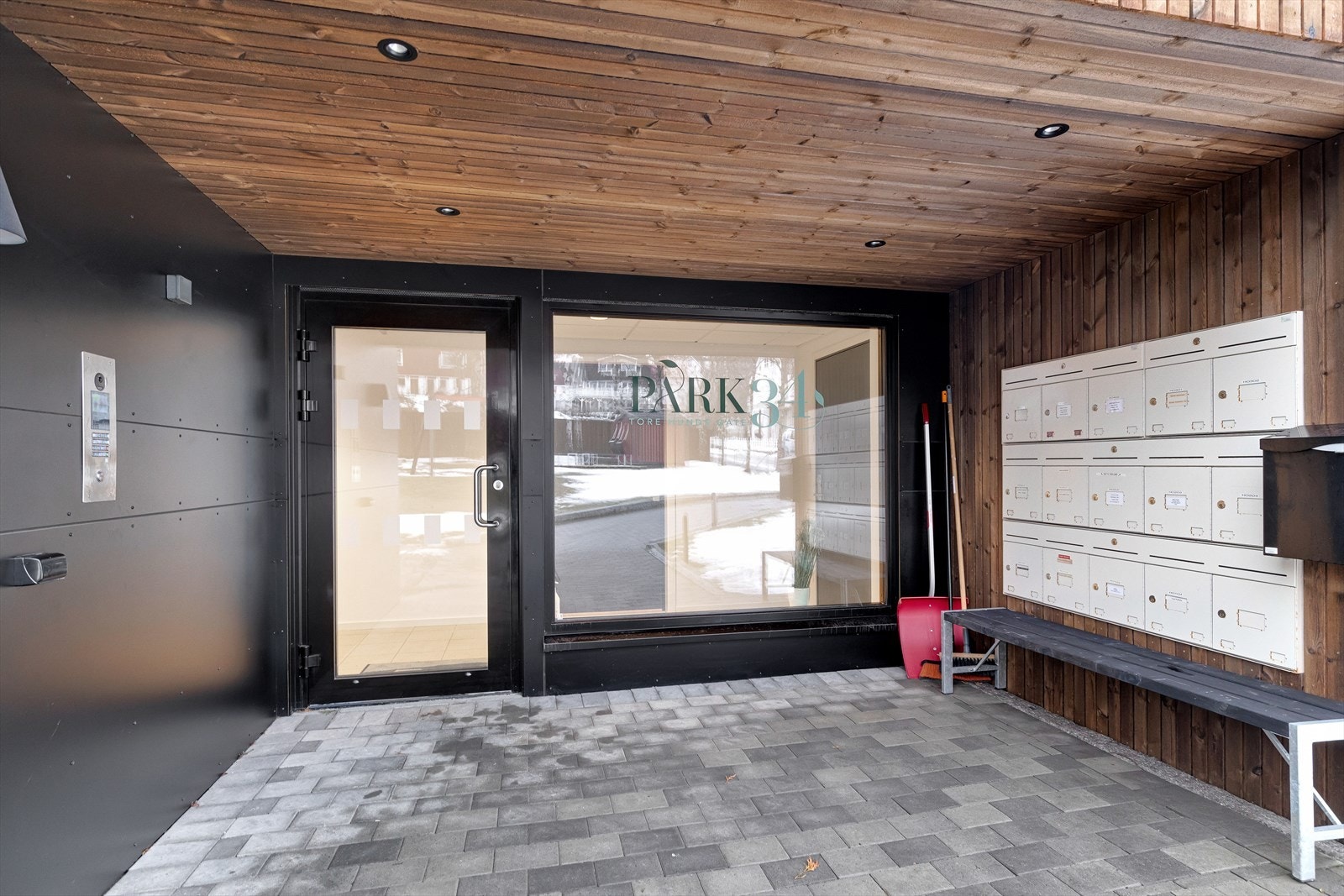 Inngangsdør Galleribilde