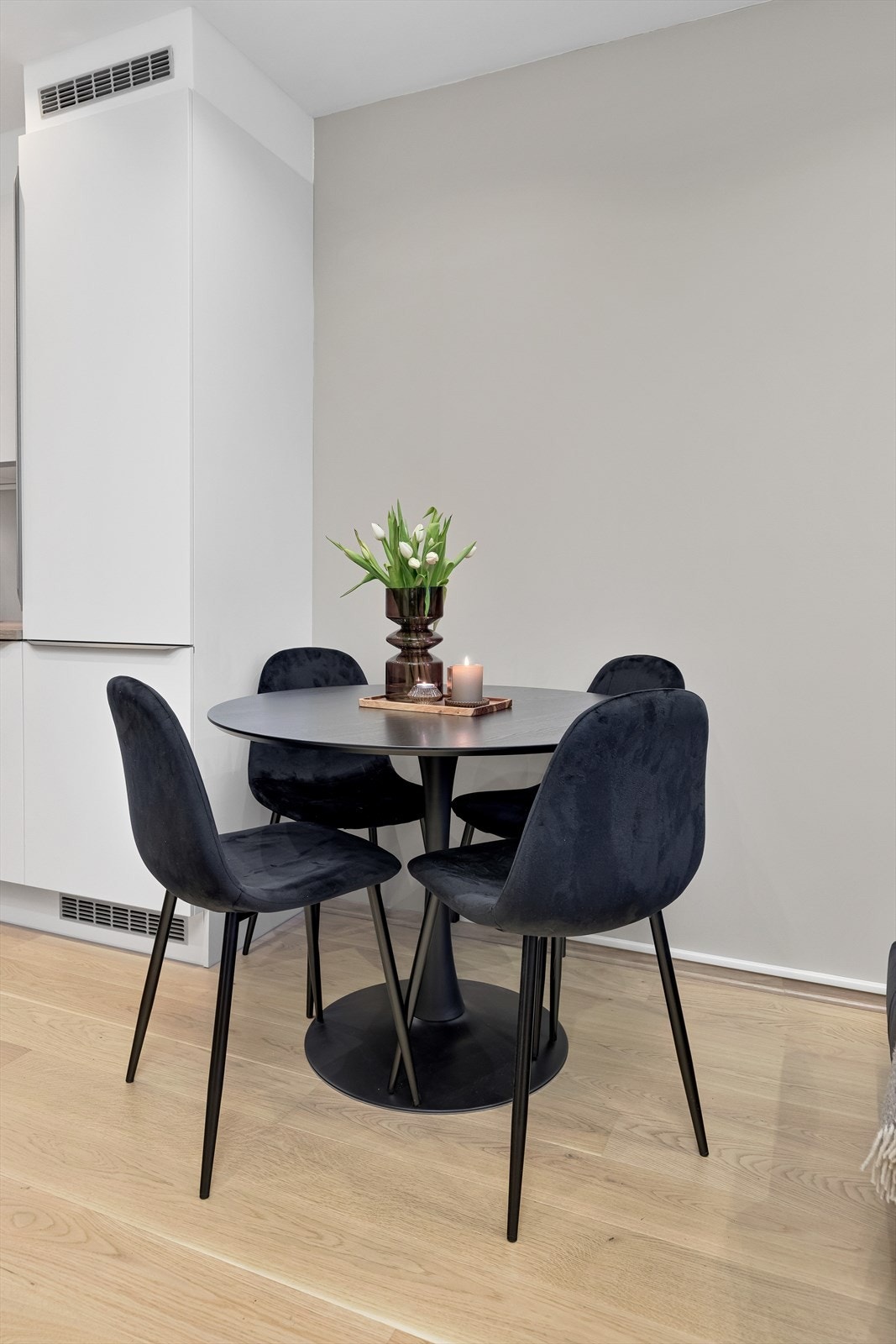 Spisebord i stuen Galleribilde