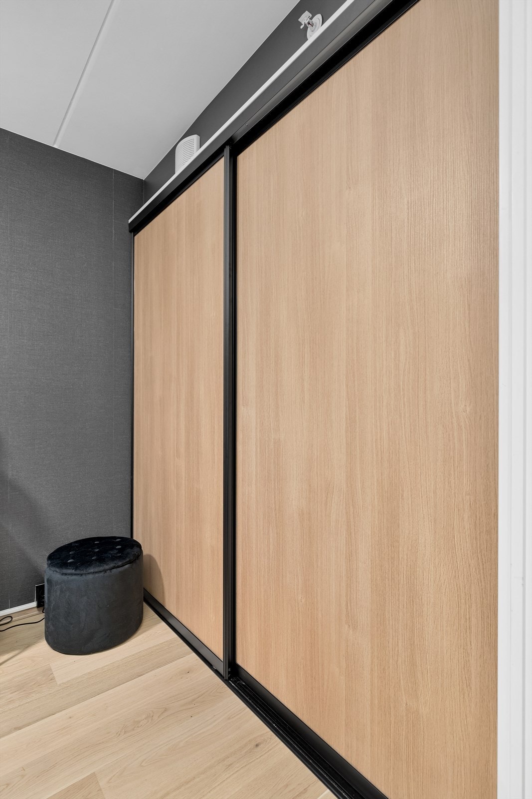 Stor garderobe til soverom Galleribilde