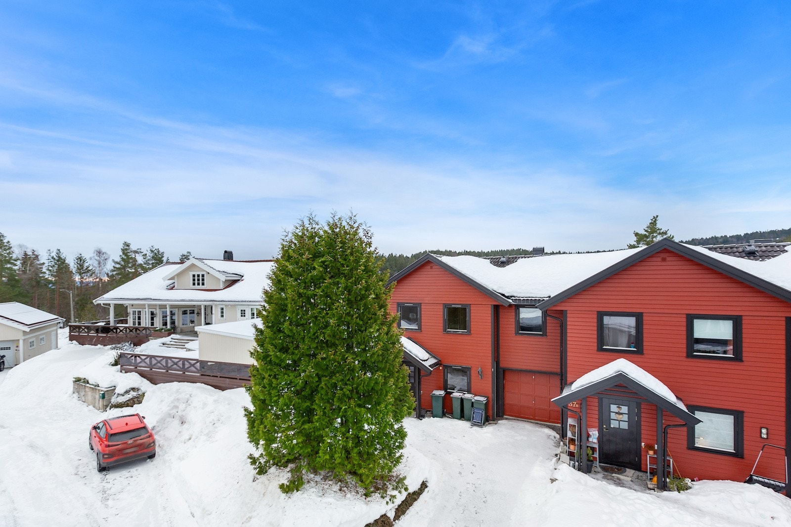 Rekkehus i etablert boligområde Galleribilde