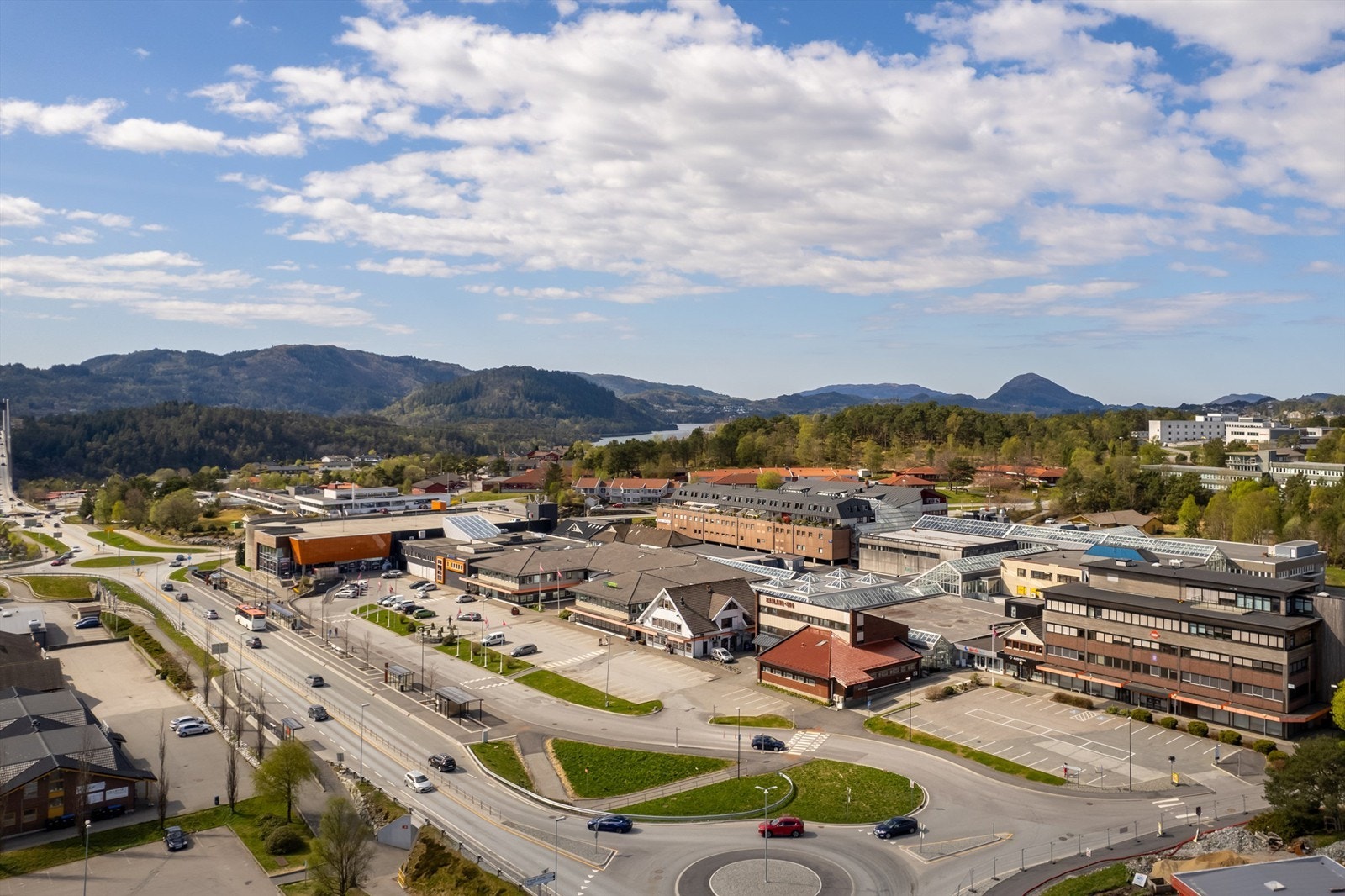 Gangavstand til Knarvik senter Galleribilde