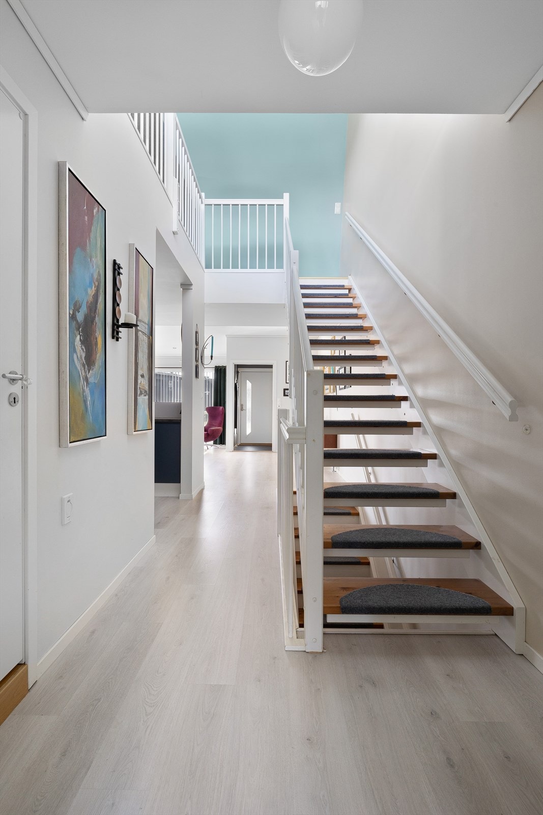 Trappen opp til loftstuen Galleribilde