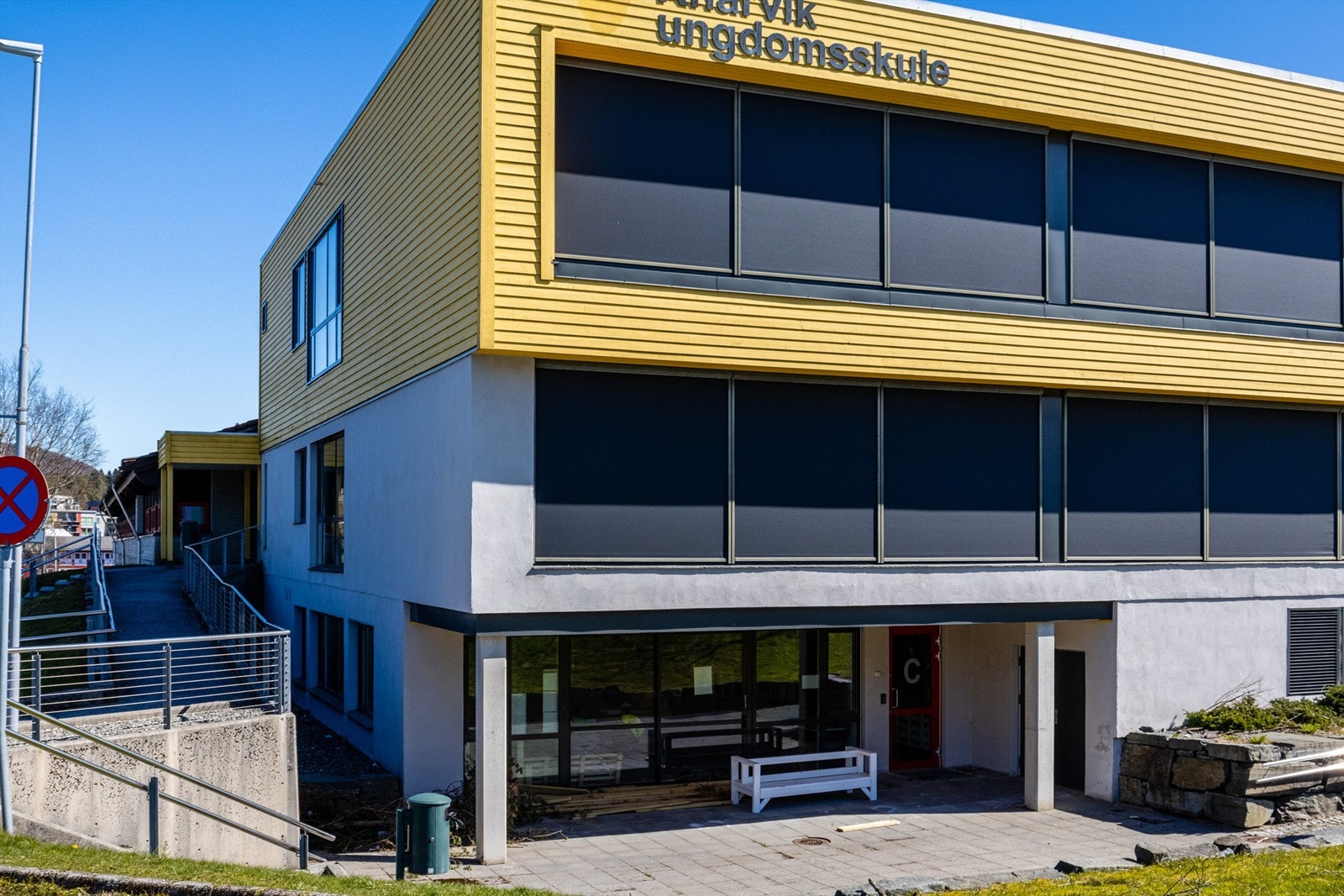 Knarvik ungdomsskole Galleribilde
