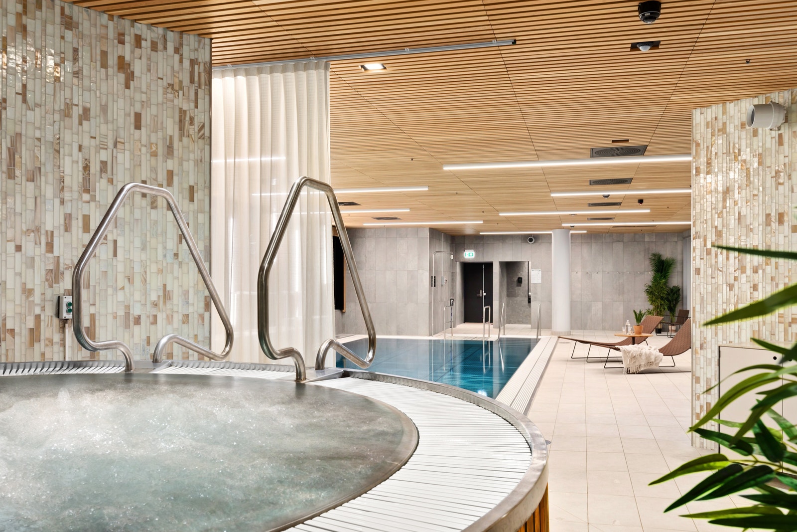 Boblebad og basseng i treningsarealene Galleribilde