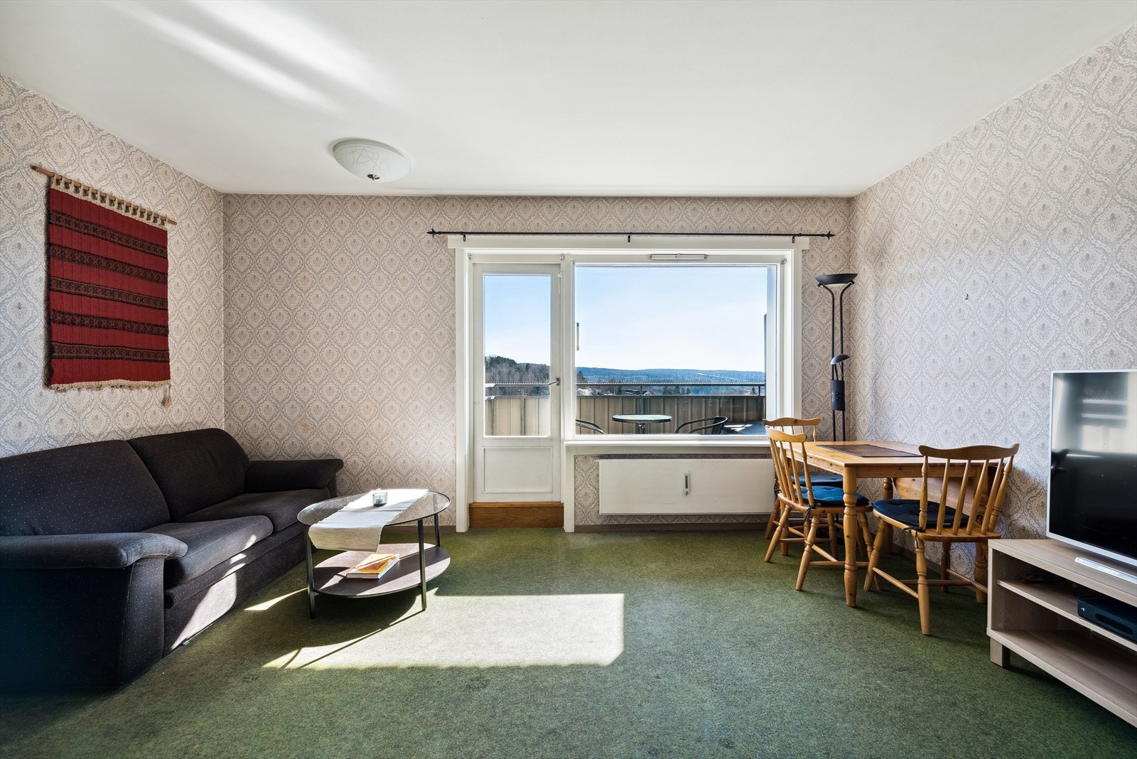 - Arealeffektiv og romslig 1-roms leilighet med varmtvann og fyring inkl. - Galleribilde