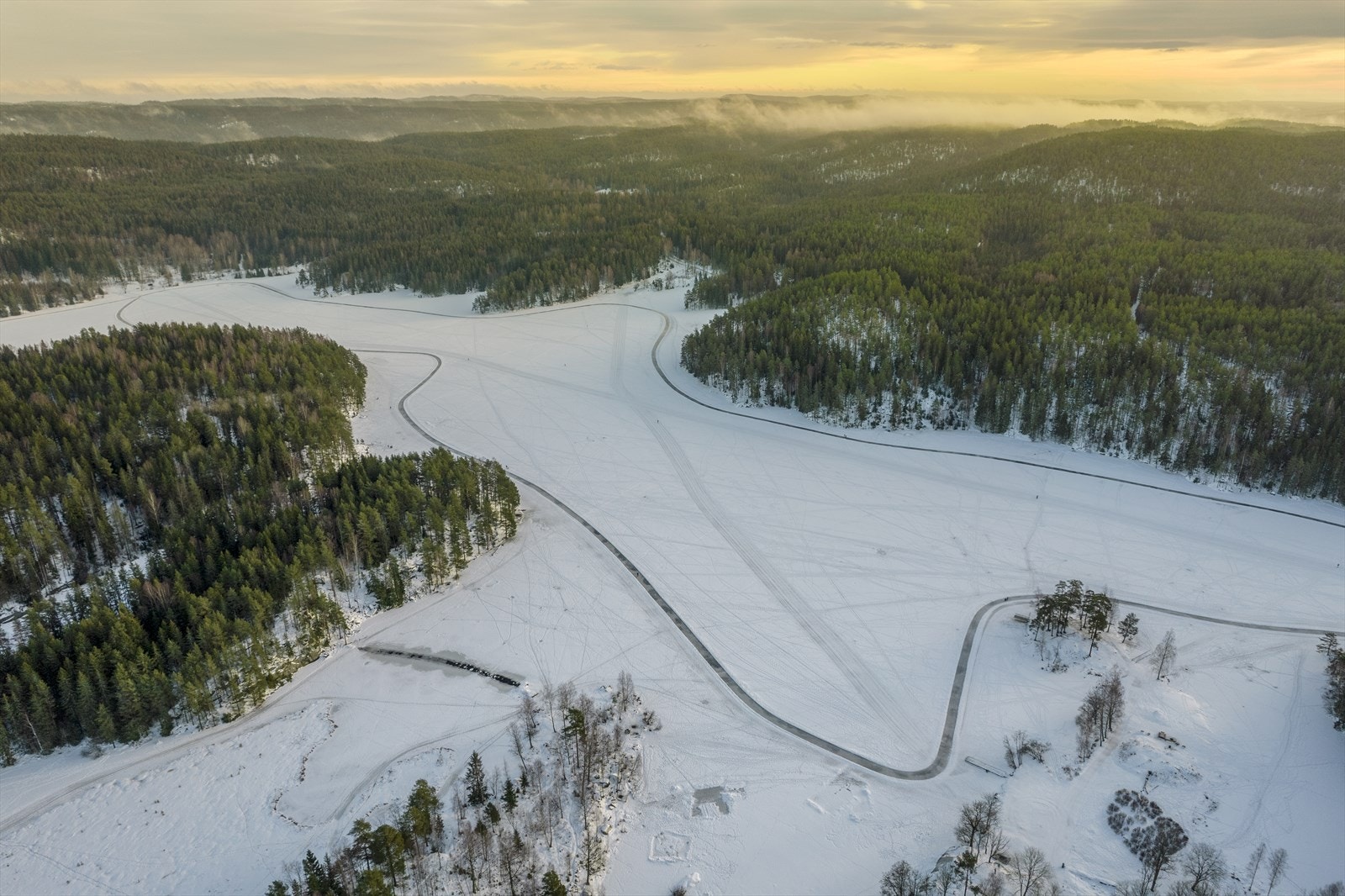 Kort avstand til Nøklevann med fine turmuligheter og badevann. Galleribilde