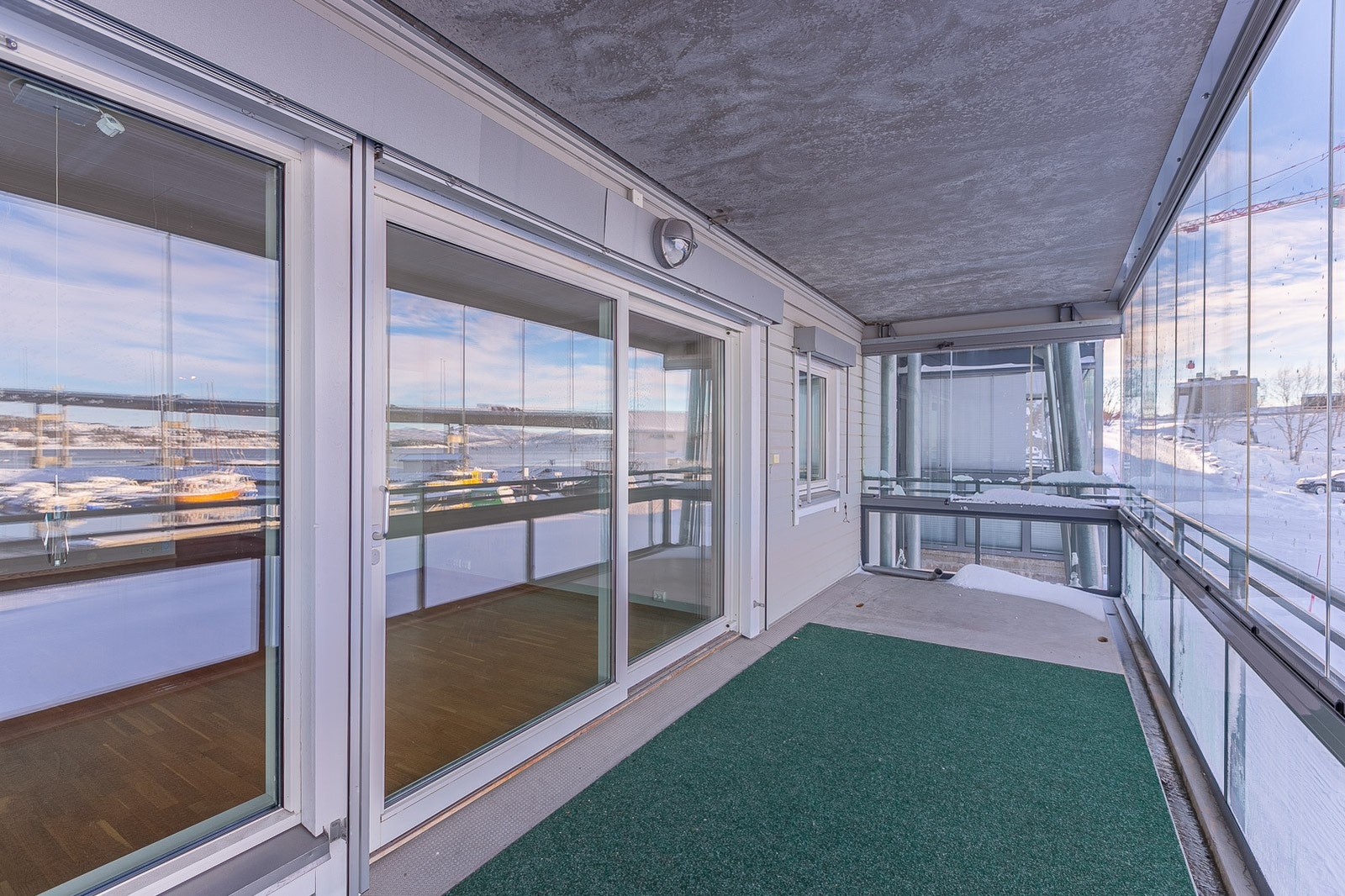 Også verandaen har godt med møbleringsmuligheter. Galleribilde