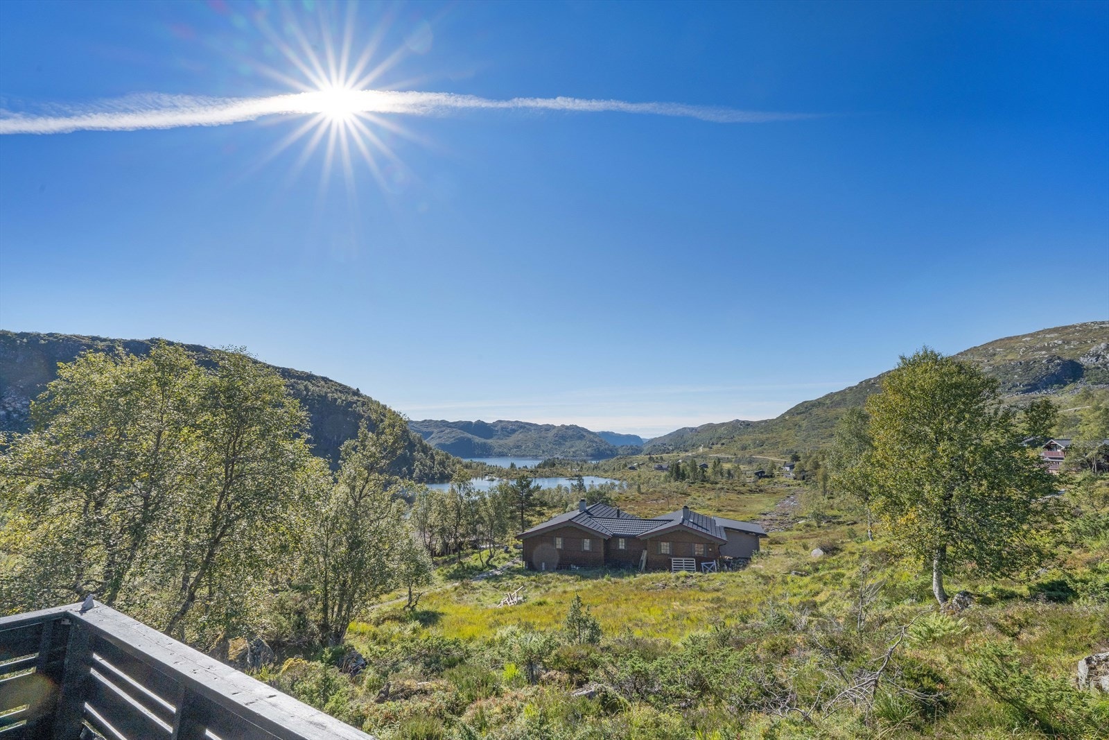 Naturtomt der midtsommersola strekker seg frem til ca.21-tiden. Galleribilde