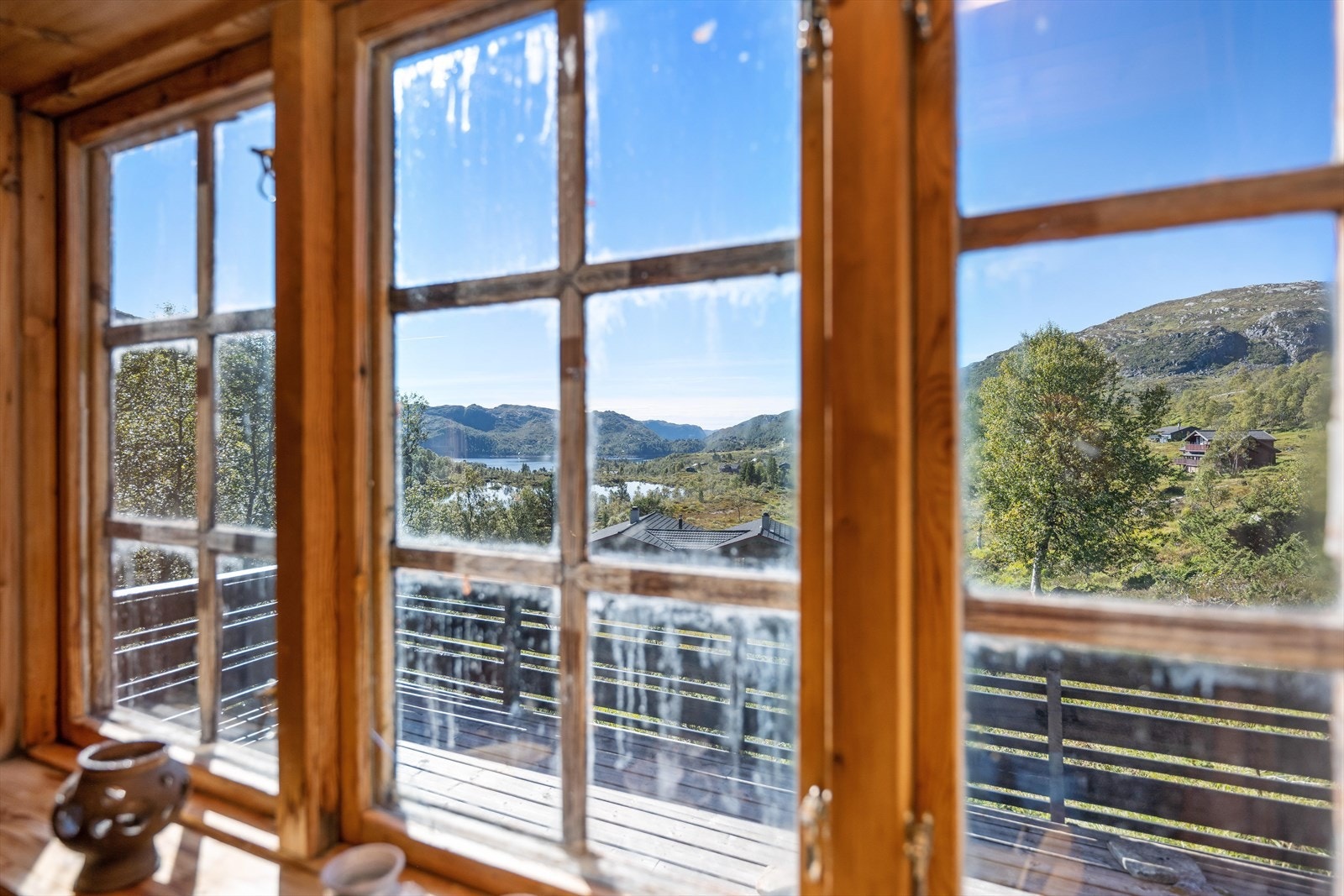 Utsikt fra stuevindu. Galleribilde