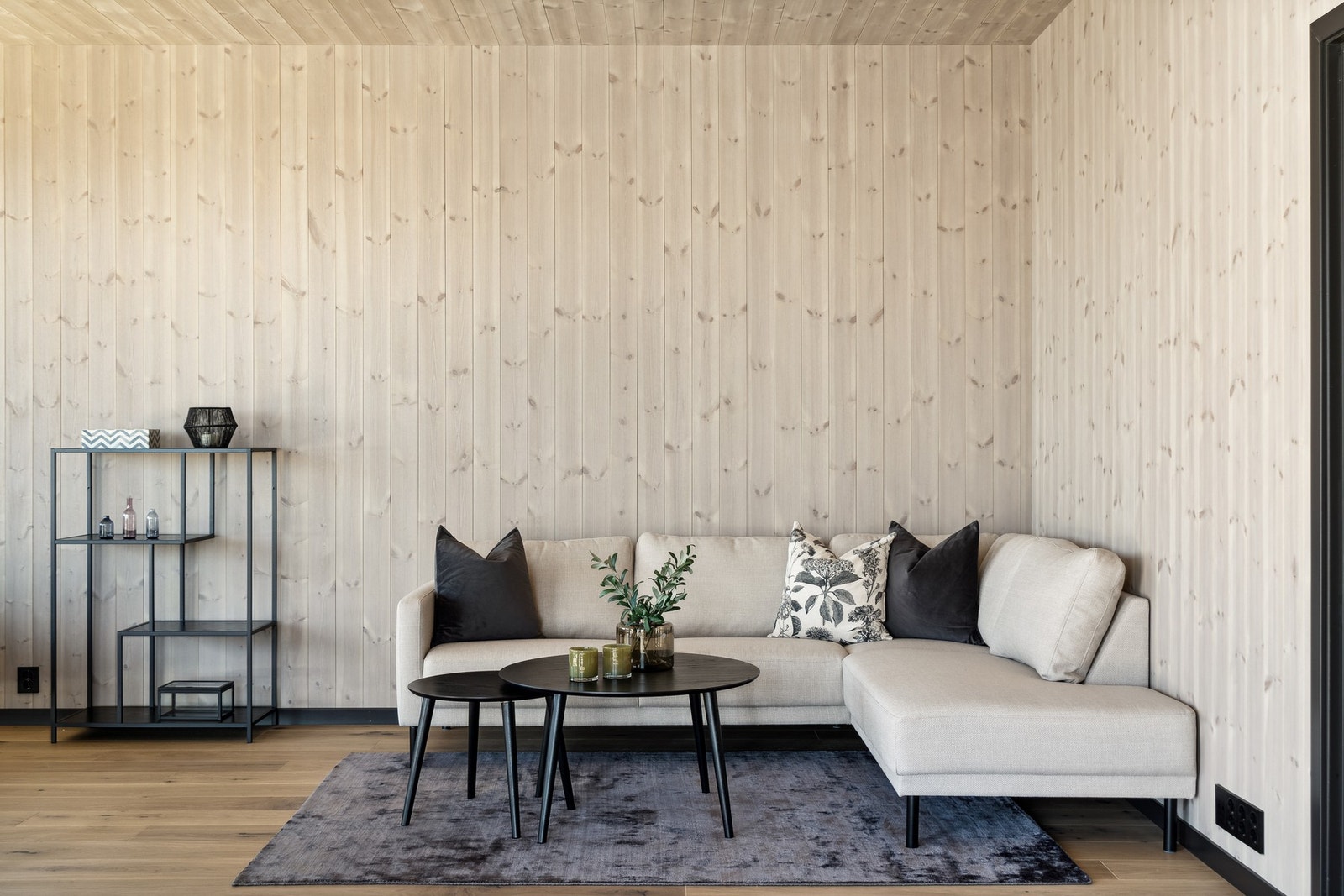 Legg merke til listefri utførelse og stor takhøyde Galleribilde