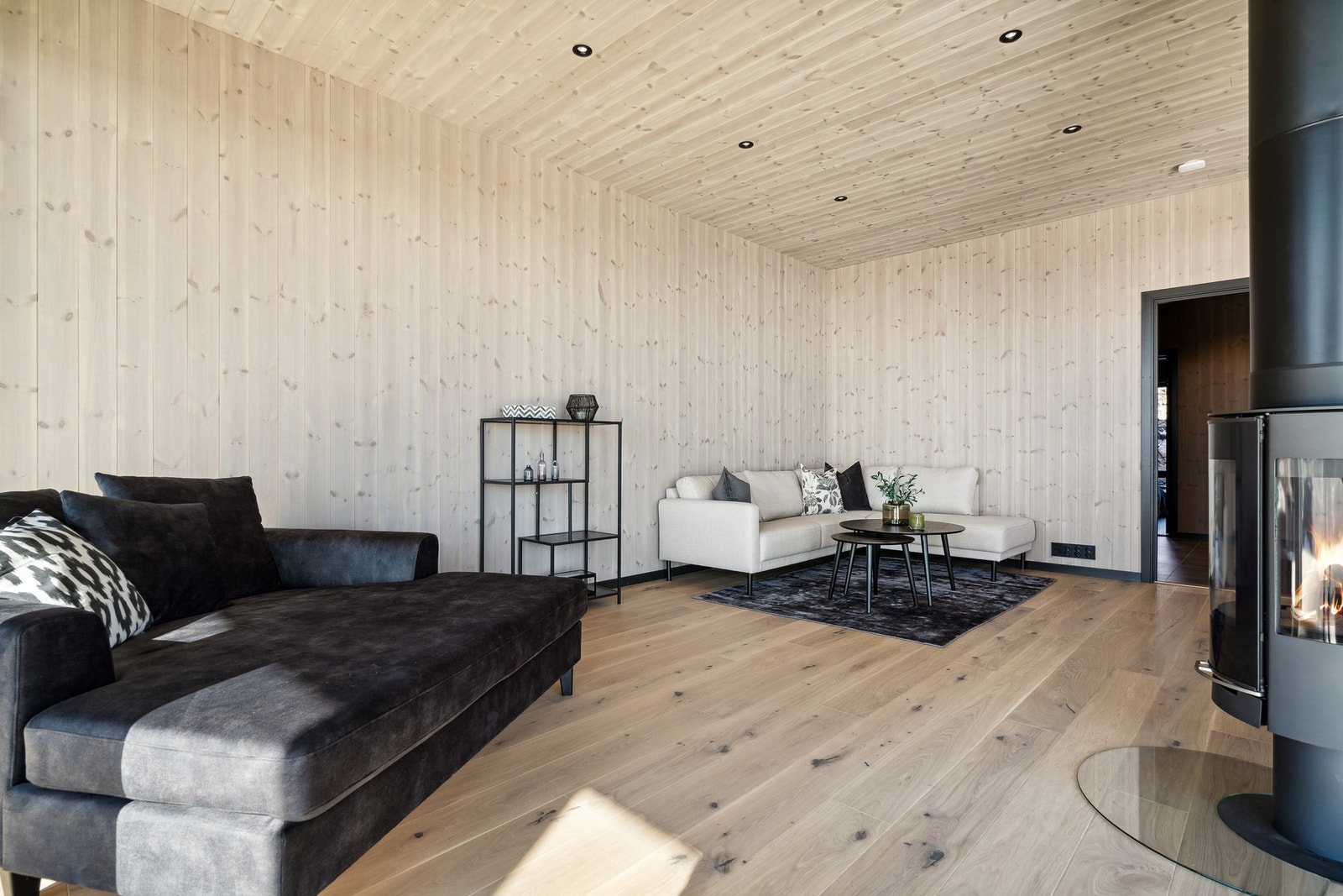 Stuedelen er romslig og gir muligheter for å innrede i flere soner. Galleribilde