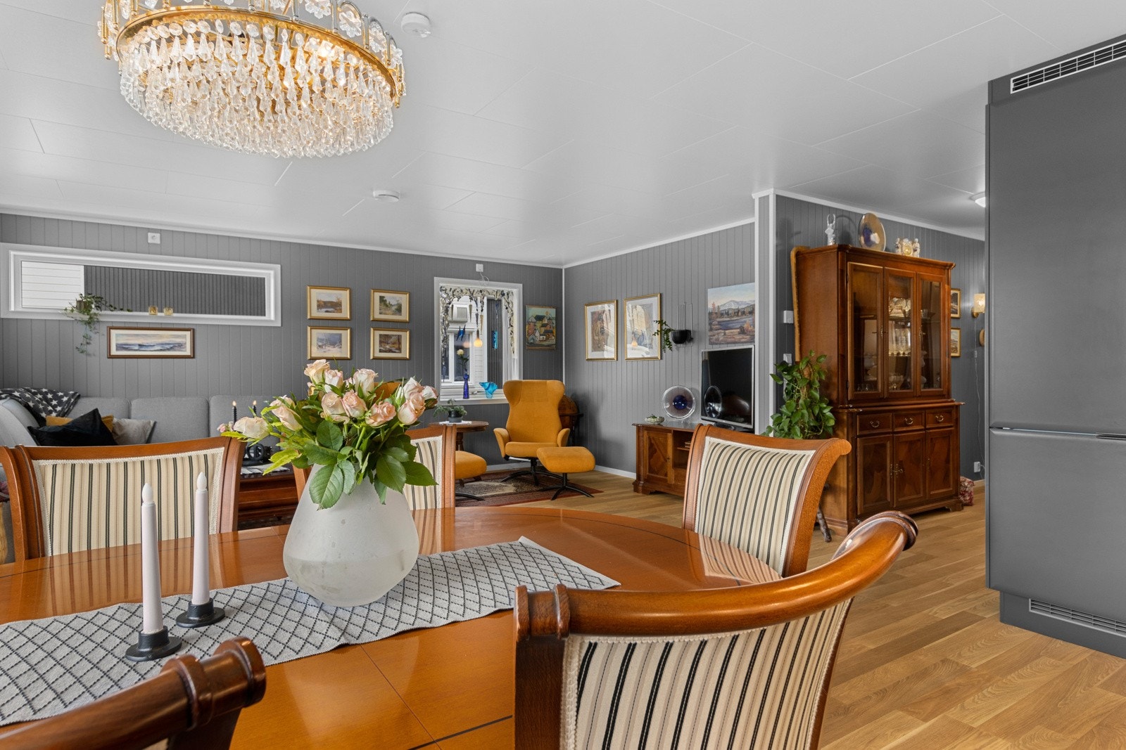 Velkommen til Sagstuvegen 18A - en lekker hjørneleilighet i 1. etasje på 84m² bruksareal. Galleribilde