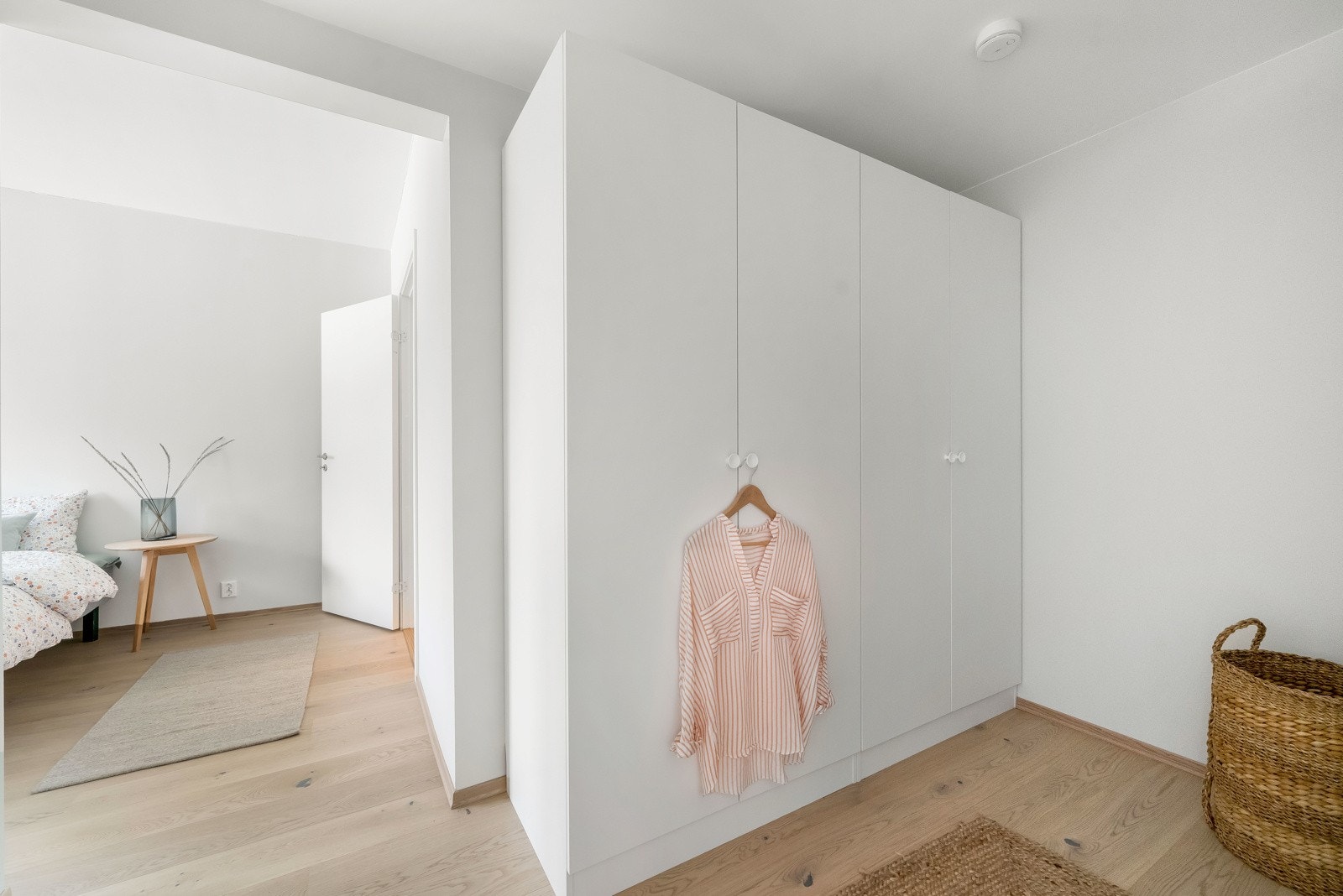 Hovedsoverommet har egen avdeling med walk-in closet og bad. Galleribilde