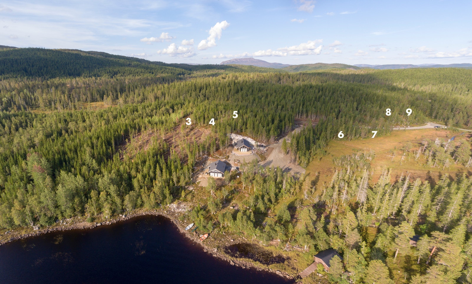 Tomtene i Storvassbukta hyttegrend er lett tilgjengelige for egenvisning Galleribilde