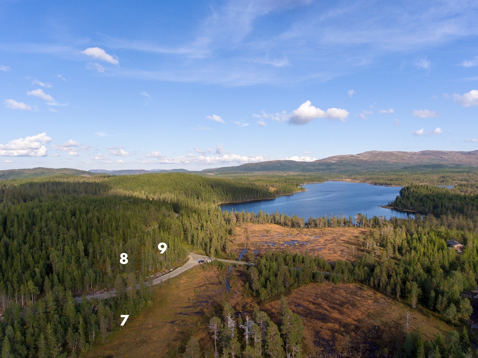 Tomtene i Storvassbukta hyttegrend er lett tilgjengelige for egenvisning Galleribilde