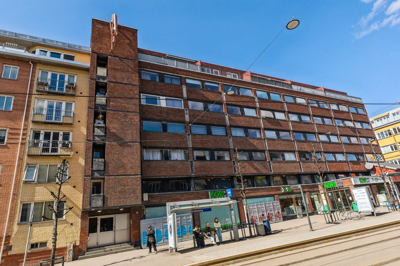 Boligen har en attraktiv og sentral beliggenhet i rolig gate på Sofienberg. Galleribilde