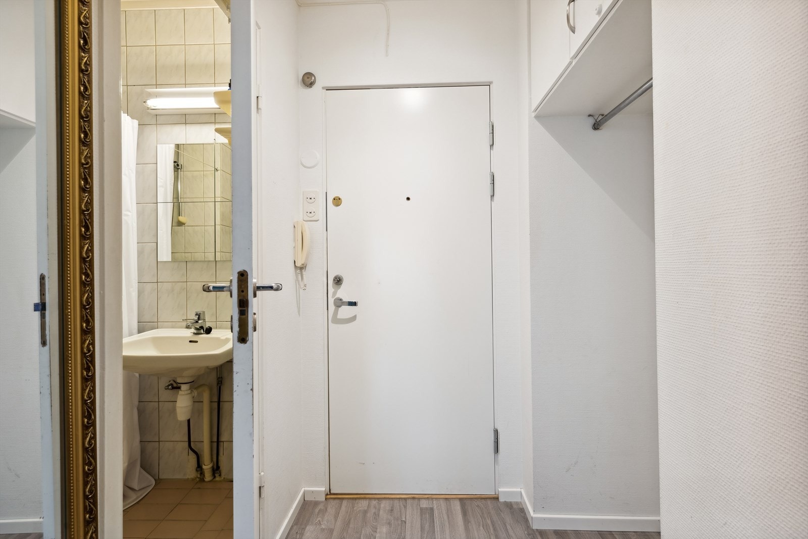 Leiligheten har normal slitasje på overflater, innredninger og utstyr. Galleribilde