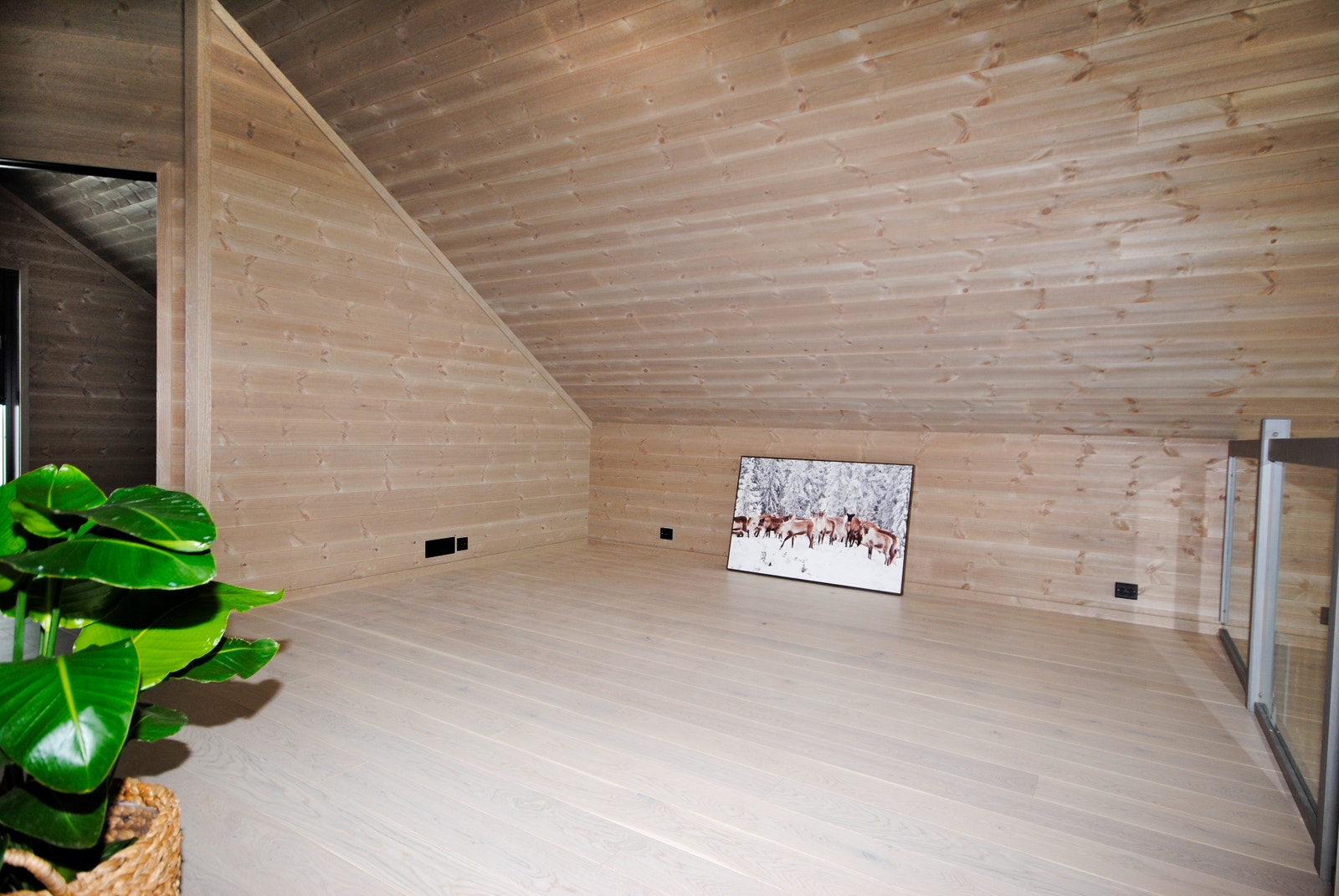 Romslig loftstue Galleribilde