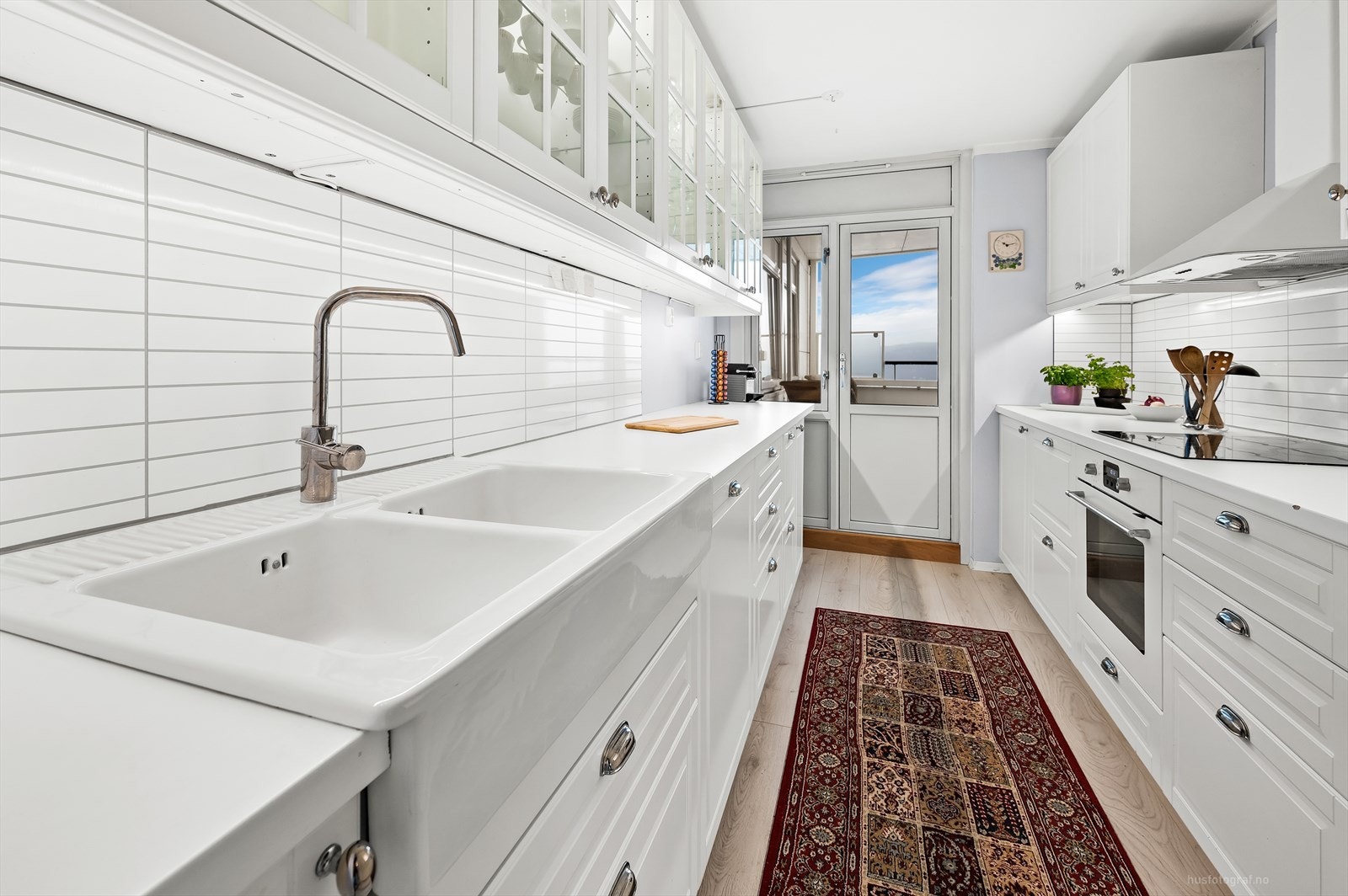 Lyst og trivelig kjøkken Galleribilde