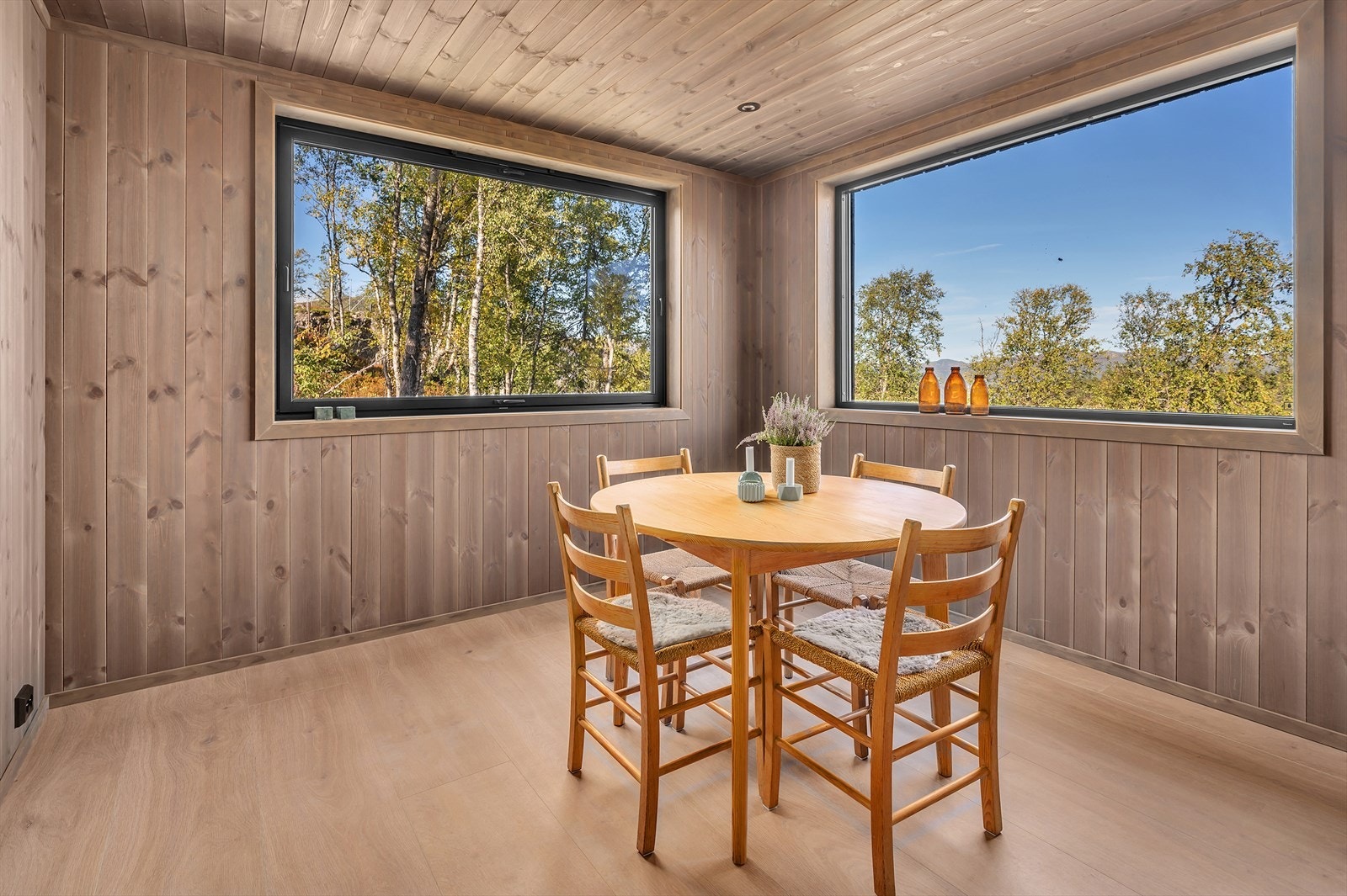 Egen spisestue i tilknytning til kjøkkenet Galleribilde