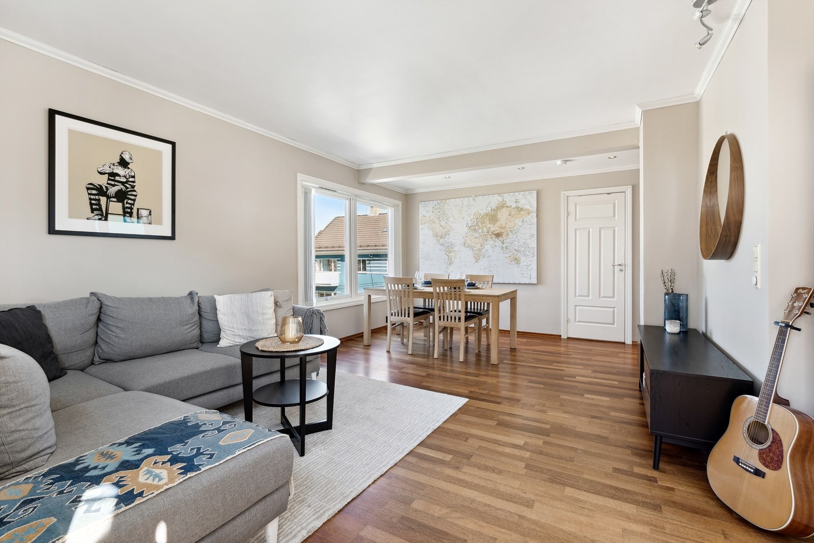 Alle overflater er malt den senere tid Galleribilde