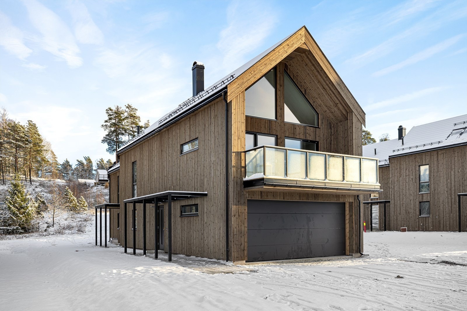 Romslig og moderne familiebolig over 3 etg. Galleribilde