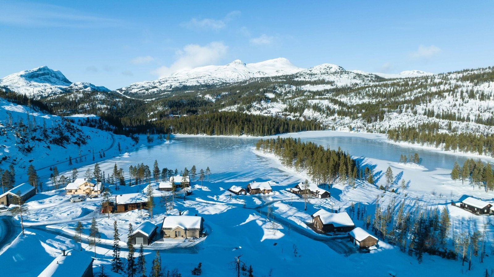 Flott utsikt mot Gausta-massivet fra tomteområdet Galleribilde