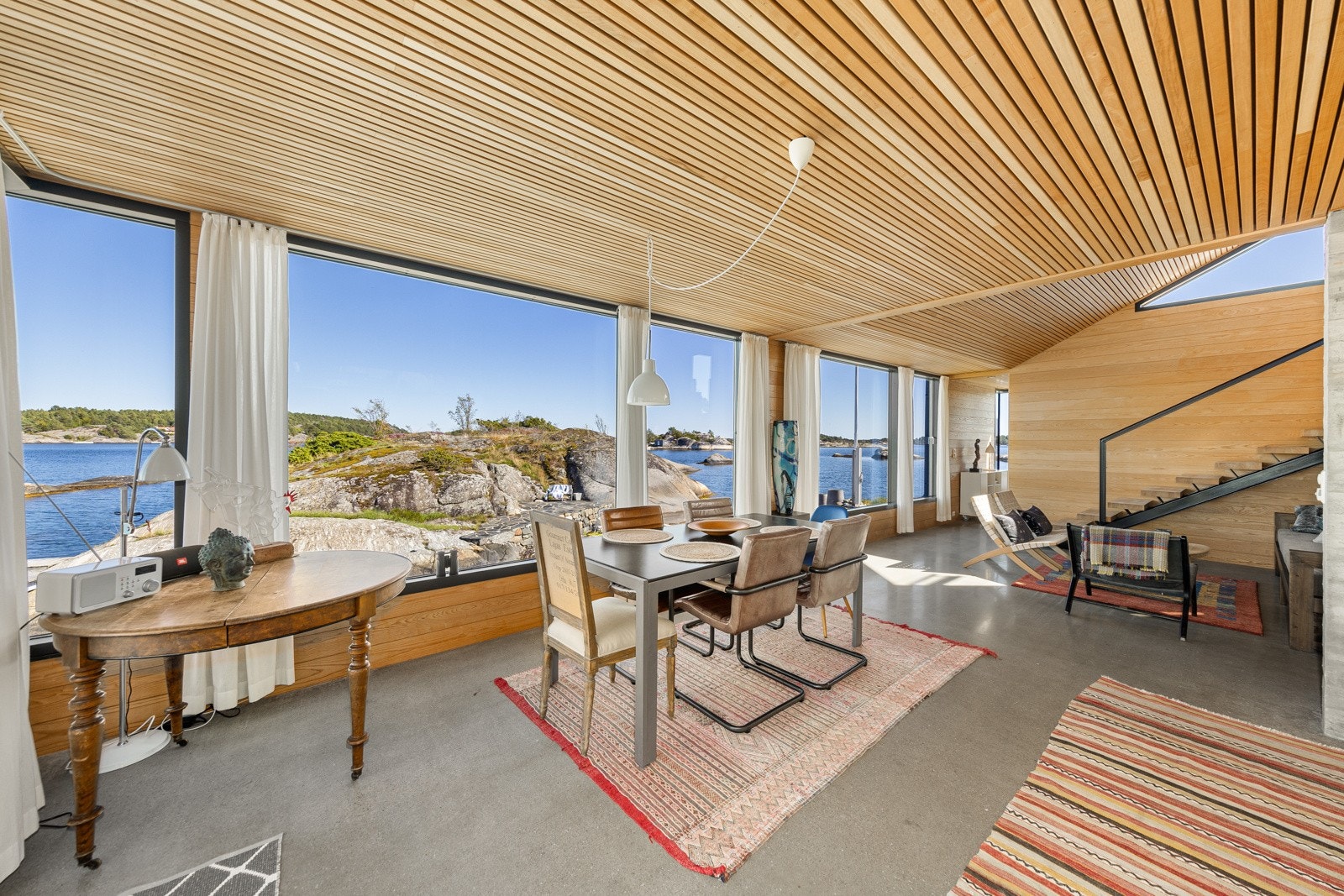 Spisestue/stue Galleribilde