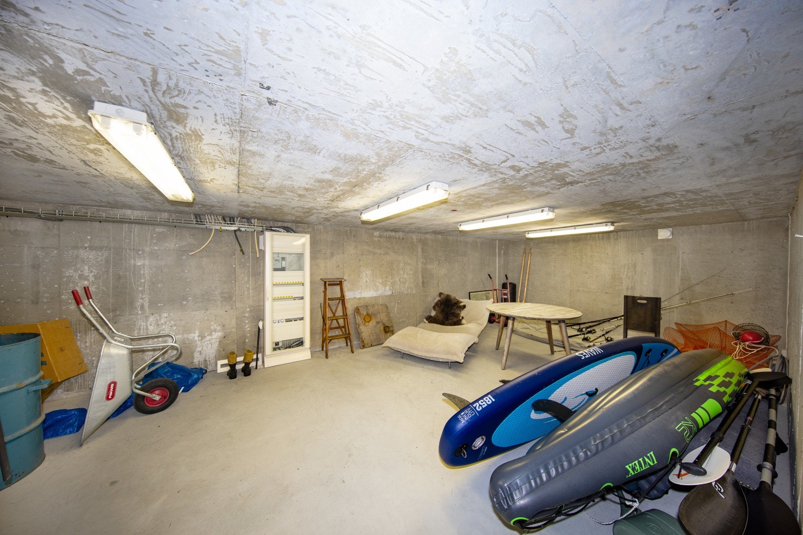 Kjellerareal benyttes til lagring av møbler, sykler, kajakker etc. Galleribilde