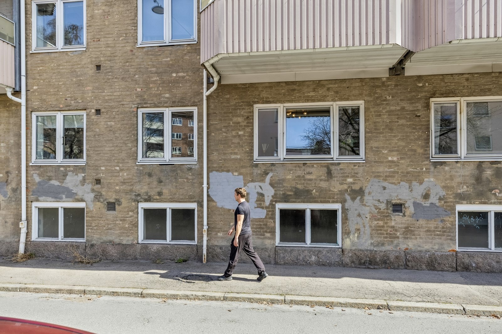 Leiligheten ligger i en høy 1.etasje med lite innsyn. Galleribilde