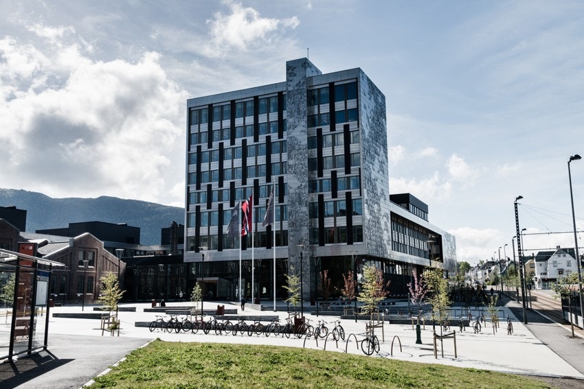Du finner Høgskulen på Vestlandet bare 5 minutters gange fra leiligheten. Galleribilde