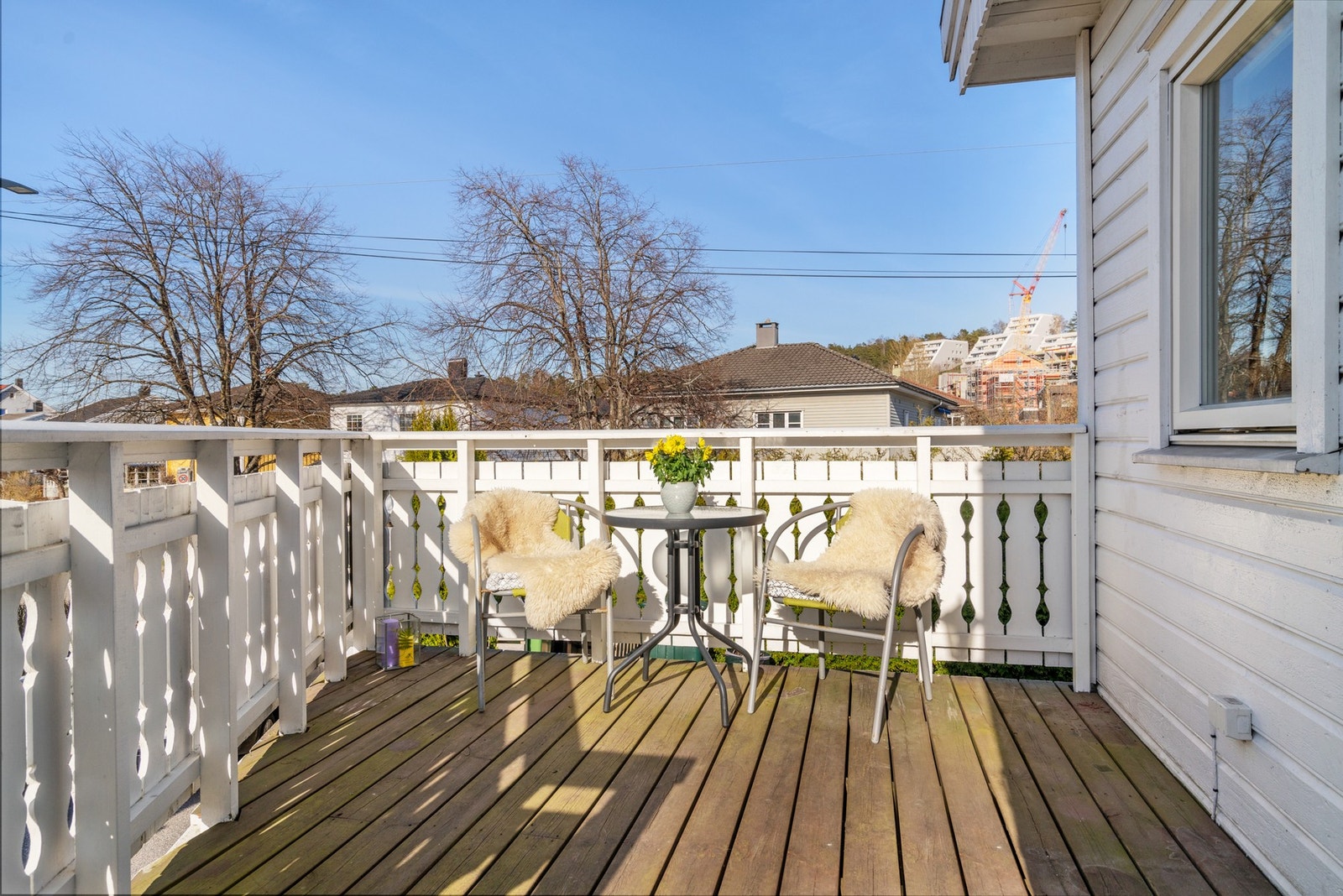 Her får du ettermiddags- og kveldssolen. Galleribilde