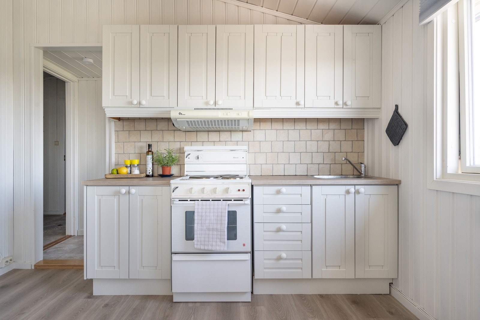 Kjøkken med oppgradert innredning Galleribilde