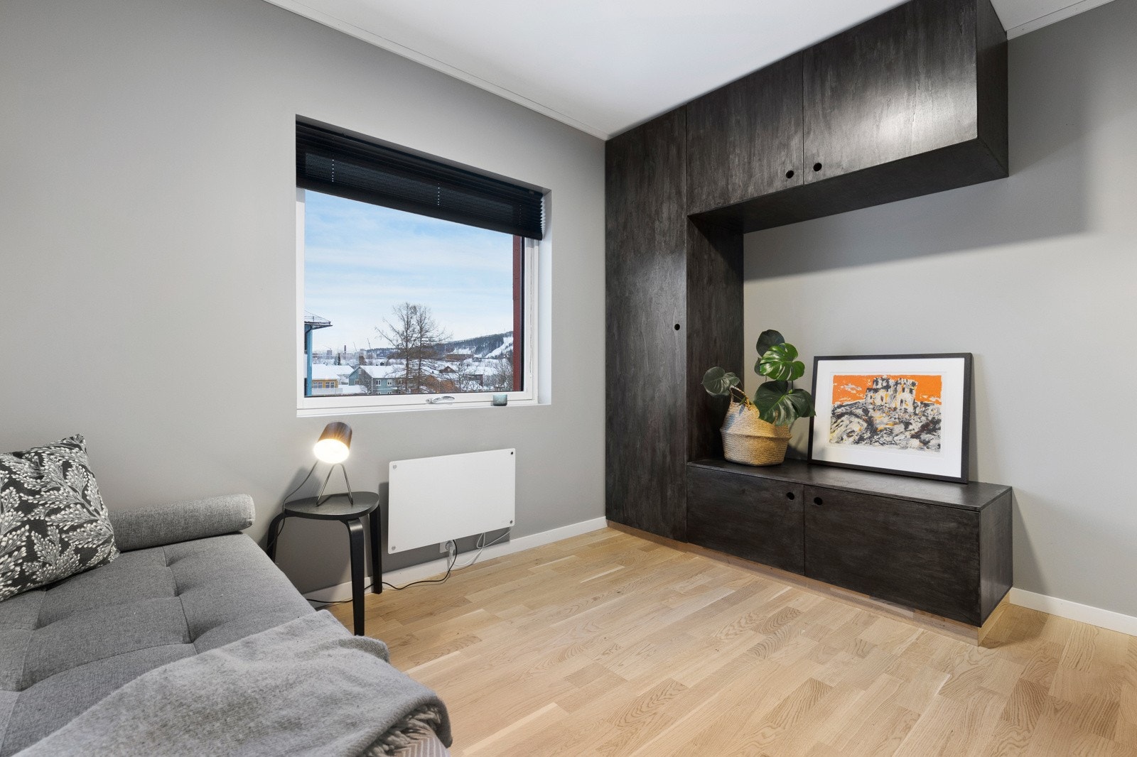 Soverom nummer 2 er av god størrelse og fungerer utmerket som gjesterom, barnerom eller kontor. Galleribilde