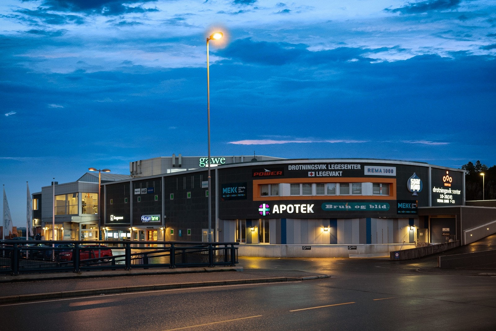 Drotningsvik senter befinner seg heller ikke langt unna med kun 5-10 minutters gange fra boligen. Galleribilde