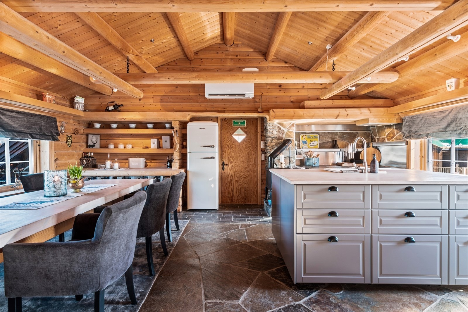 Skiferfliser på gulv Galleribilde