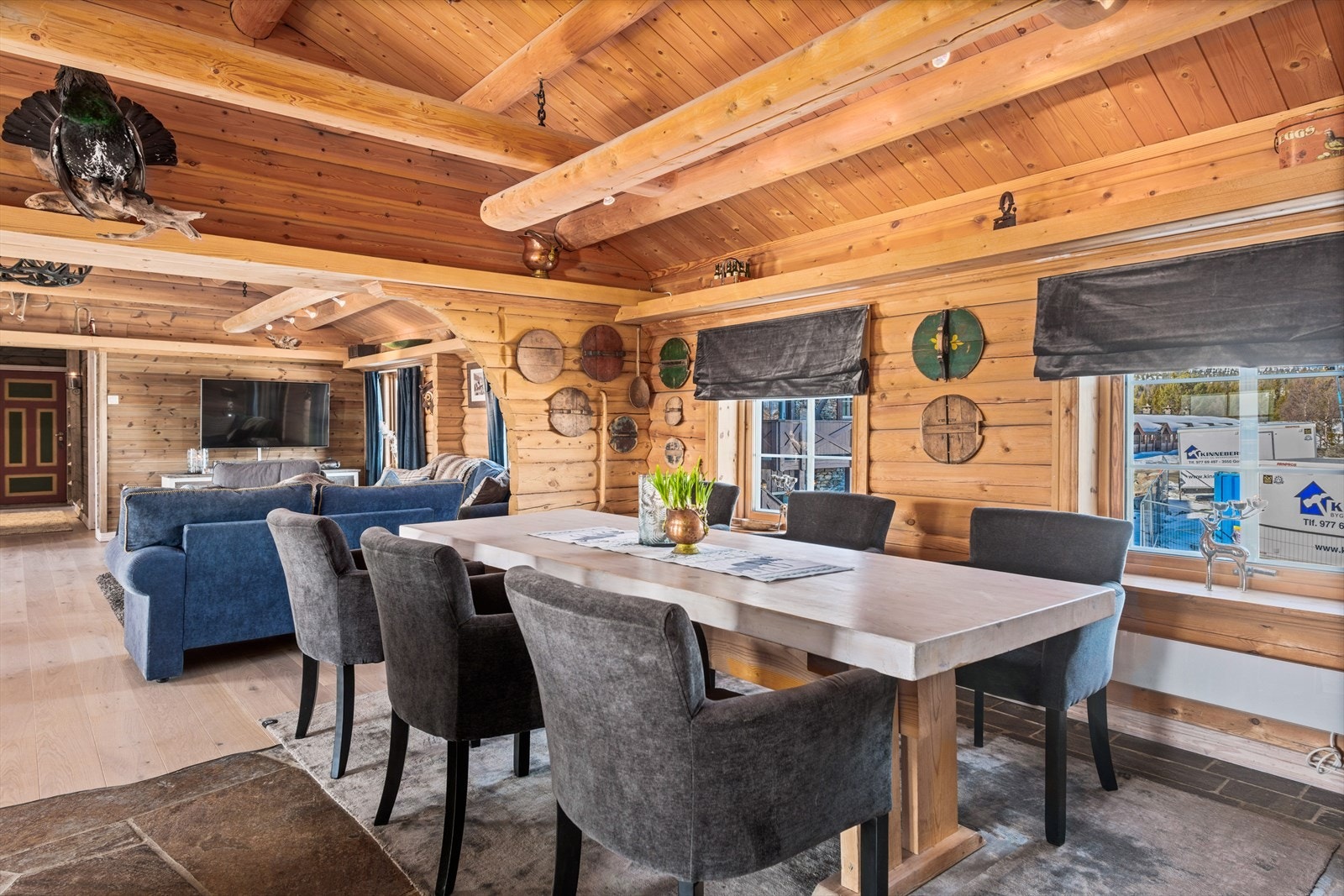 Naturlig plass for et større spisebord i kjøkkenet Galleribilde