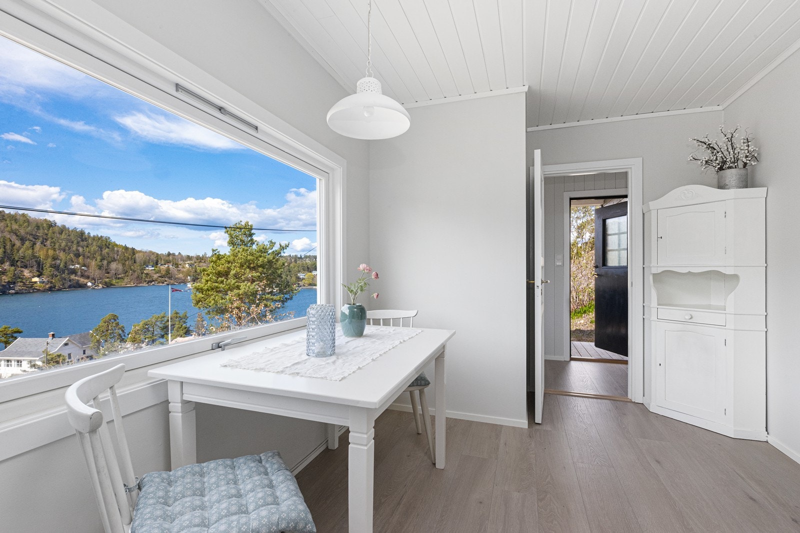 Spiseplass med nydelig utsikt Galleribilde