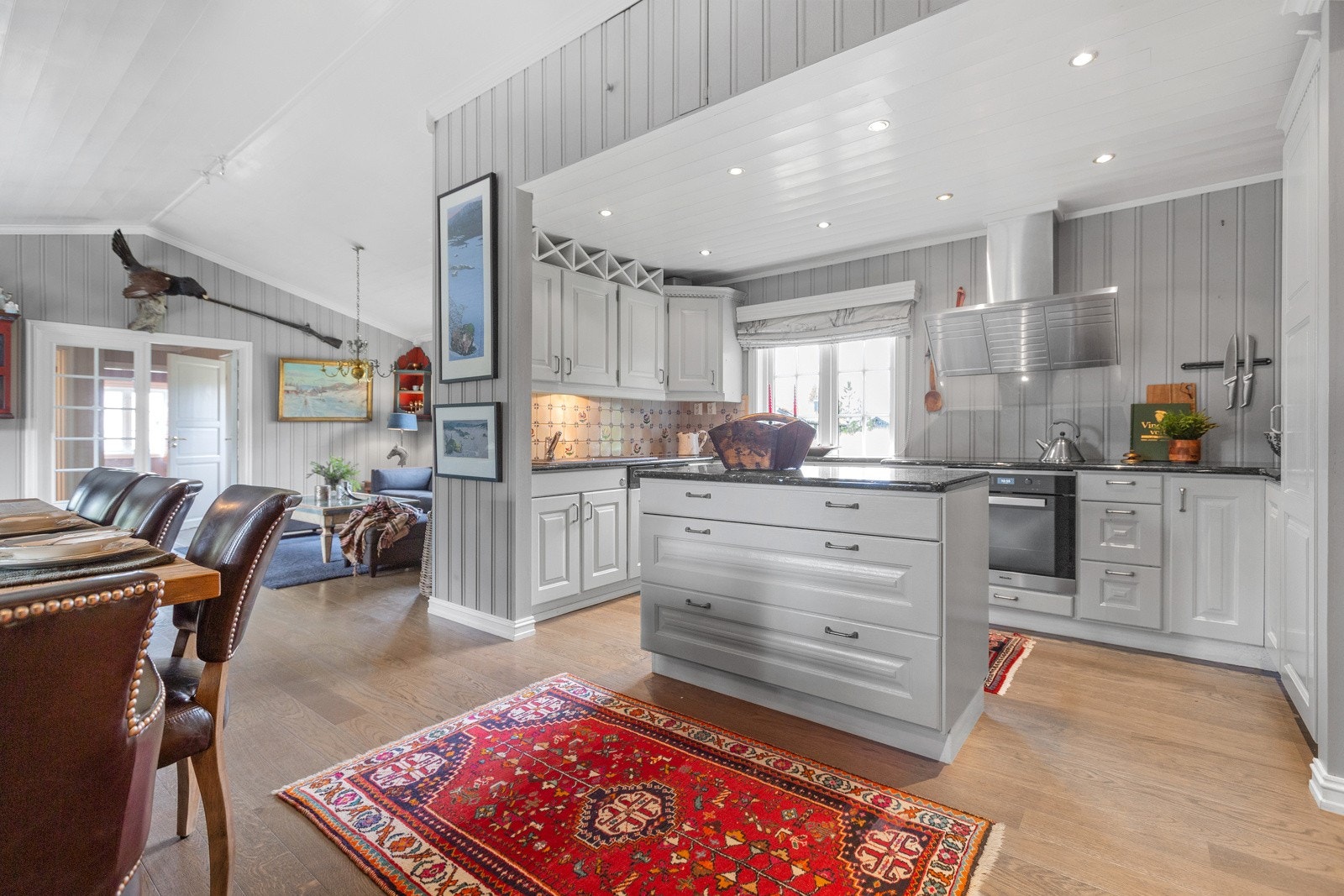 Kjøkkenet skaper en sosial sone Galleribilde