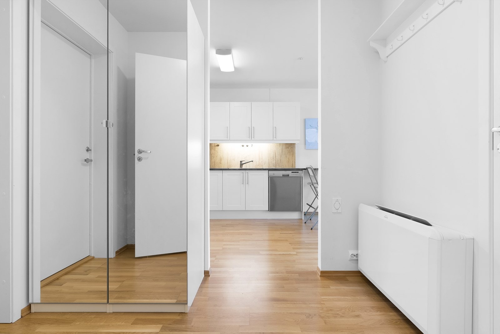 Vannbåren varme og balansert ventilasjon med varmegjenvinning. Galleribilde