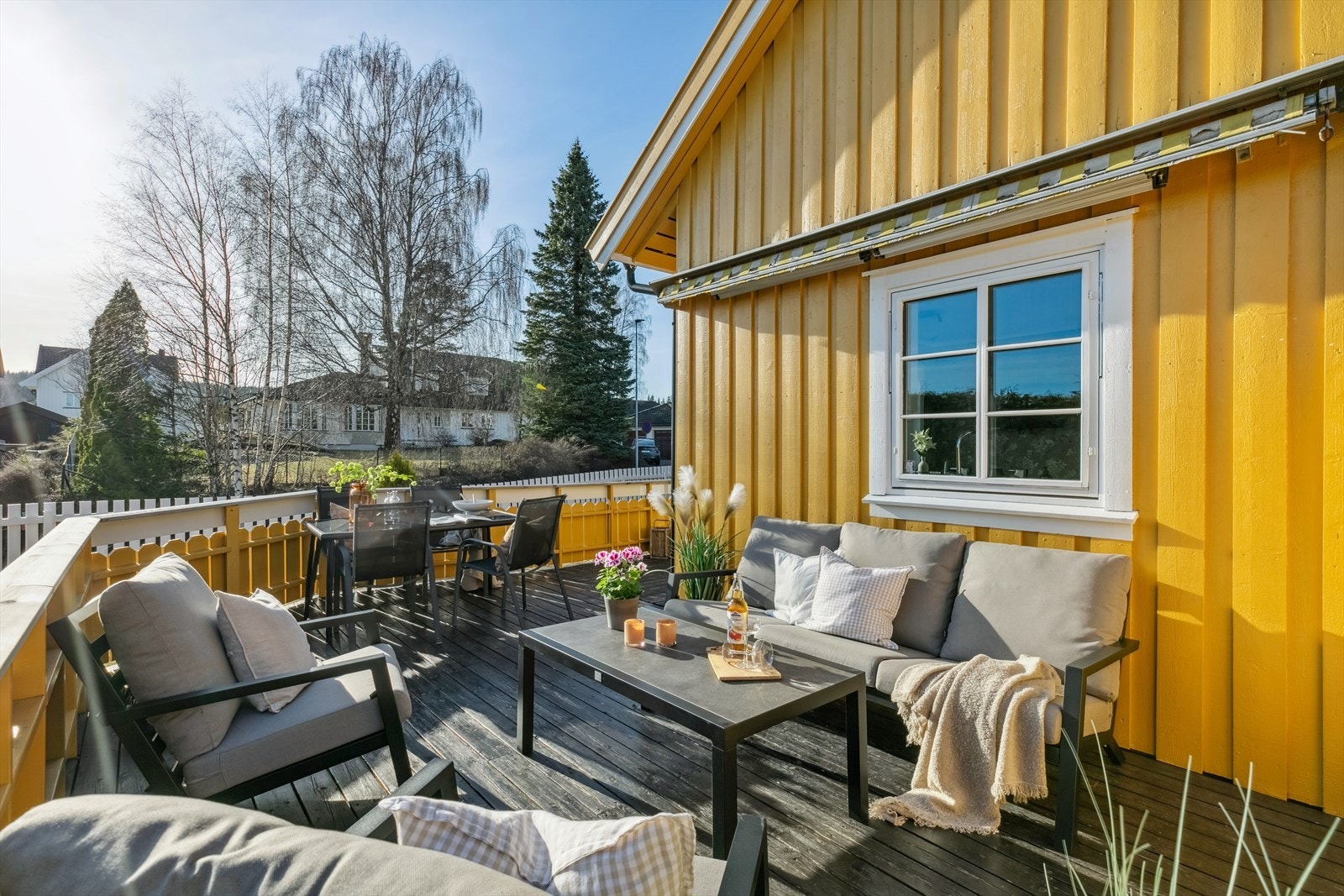 Boligen har en romslig og herlig terrasse på ca.33 kvm. Galleribilde